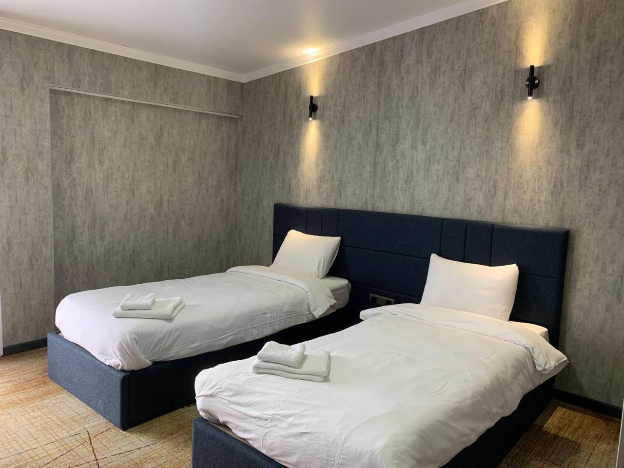 Twin Room with Lake View photo 1