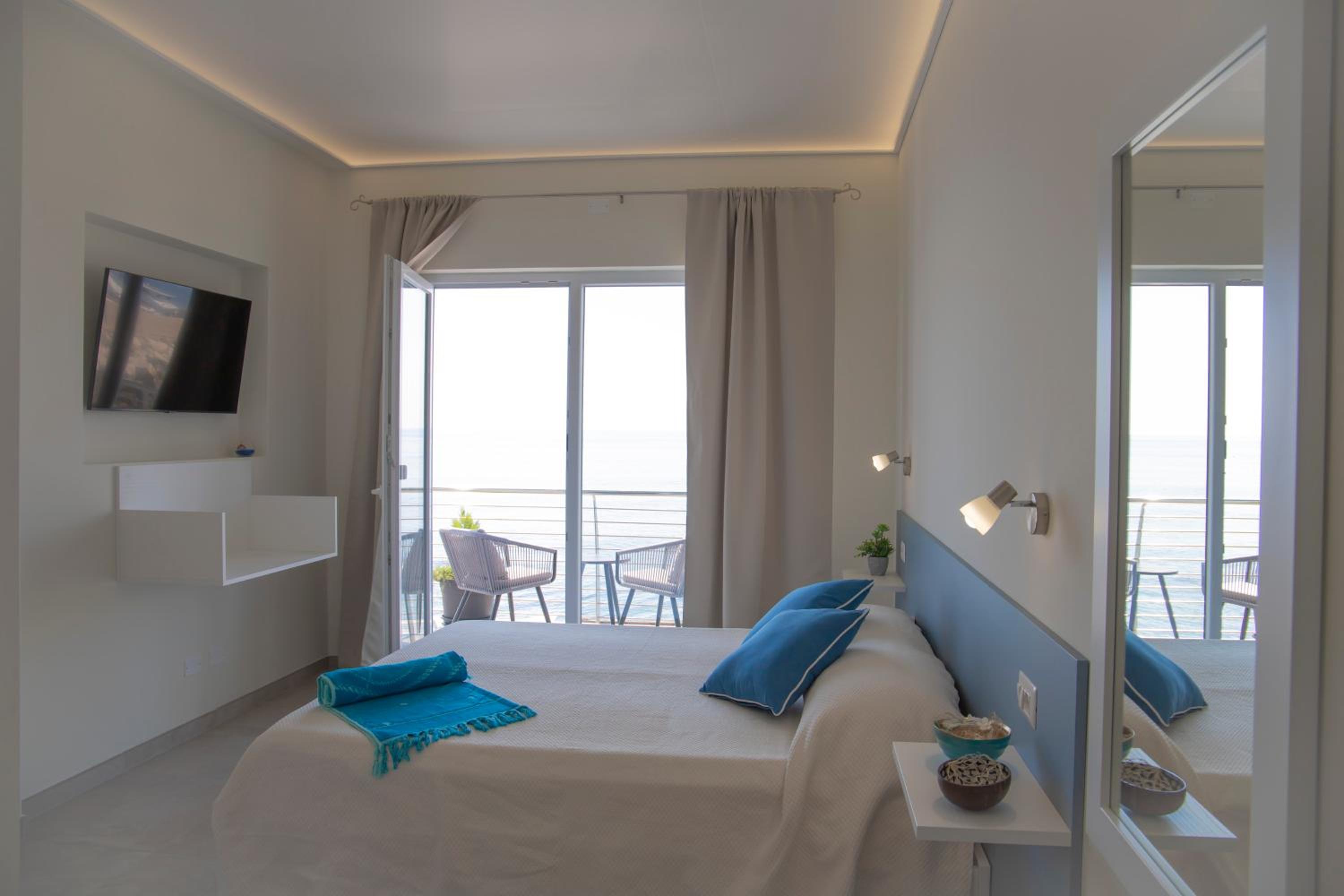 Double or Twin Room with Terrace