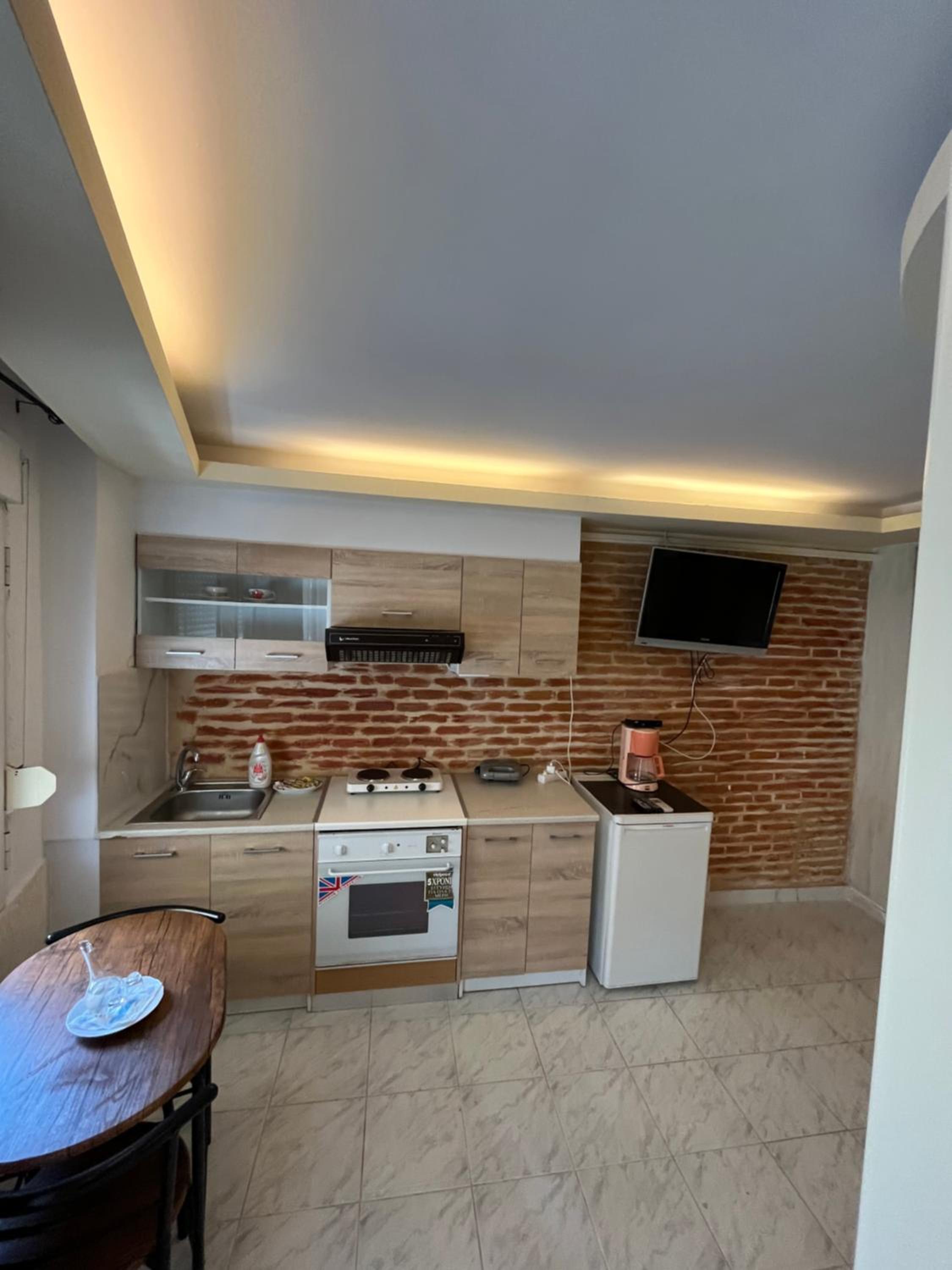 Apartment with Balcony - Photo 12