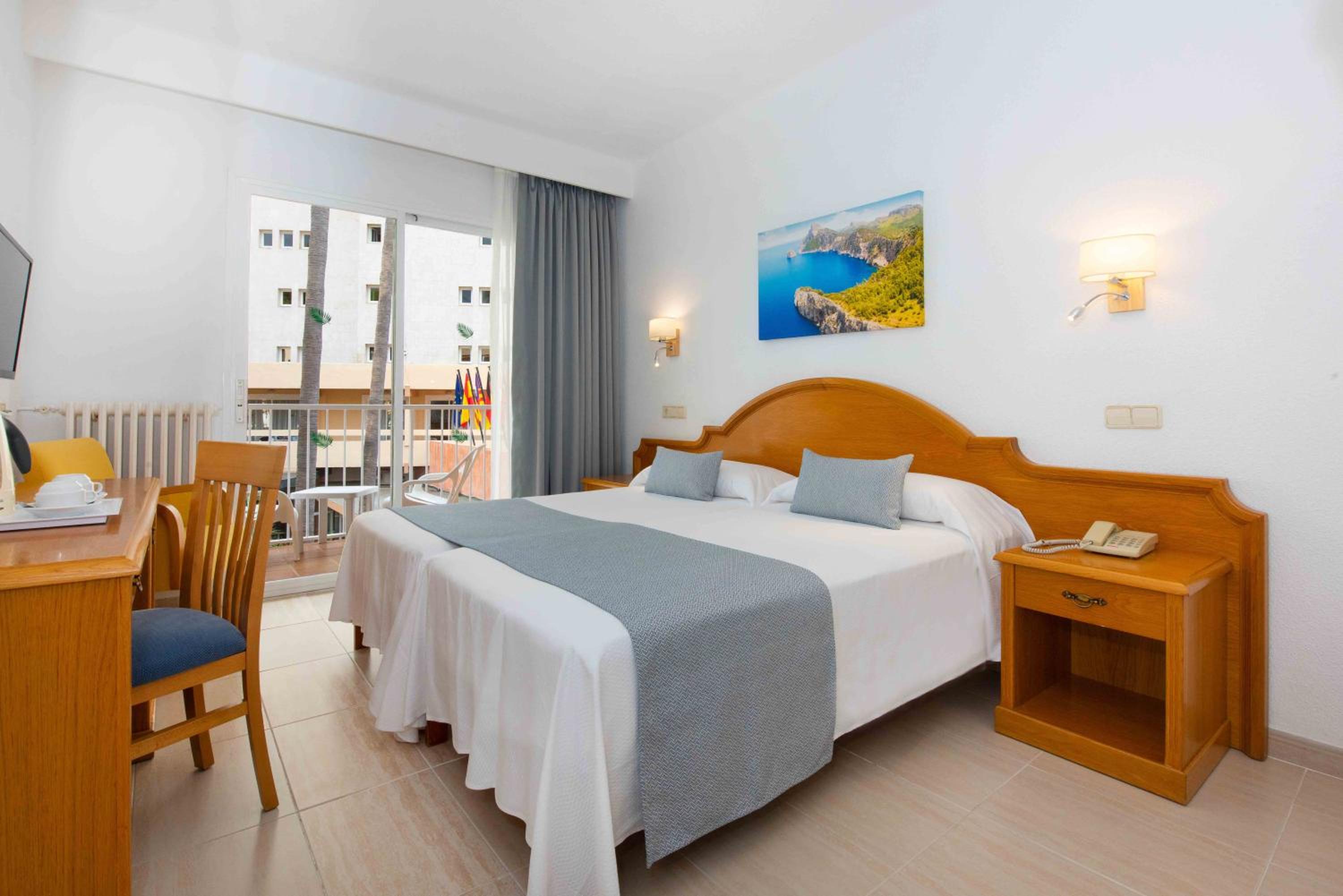 Double Room with Balcony photo 2