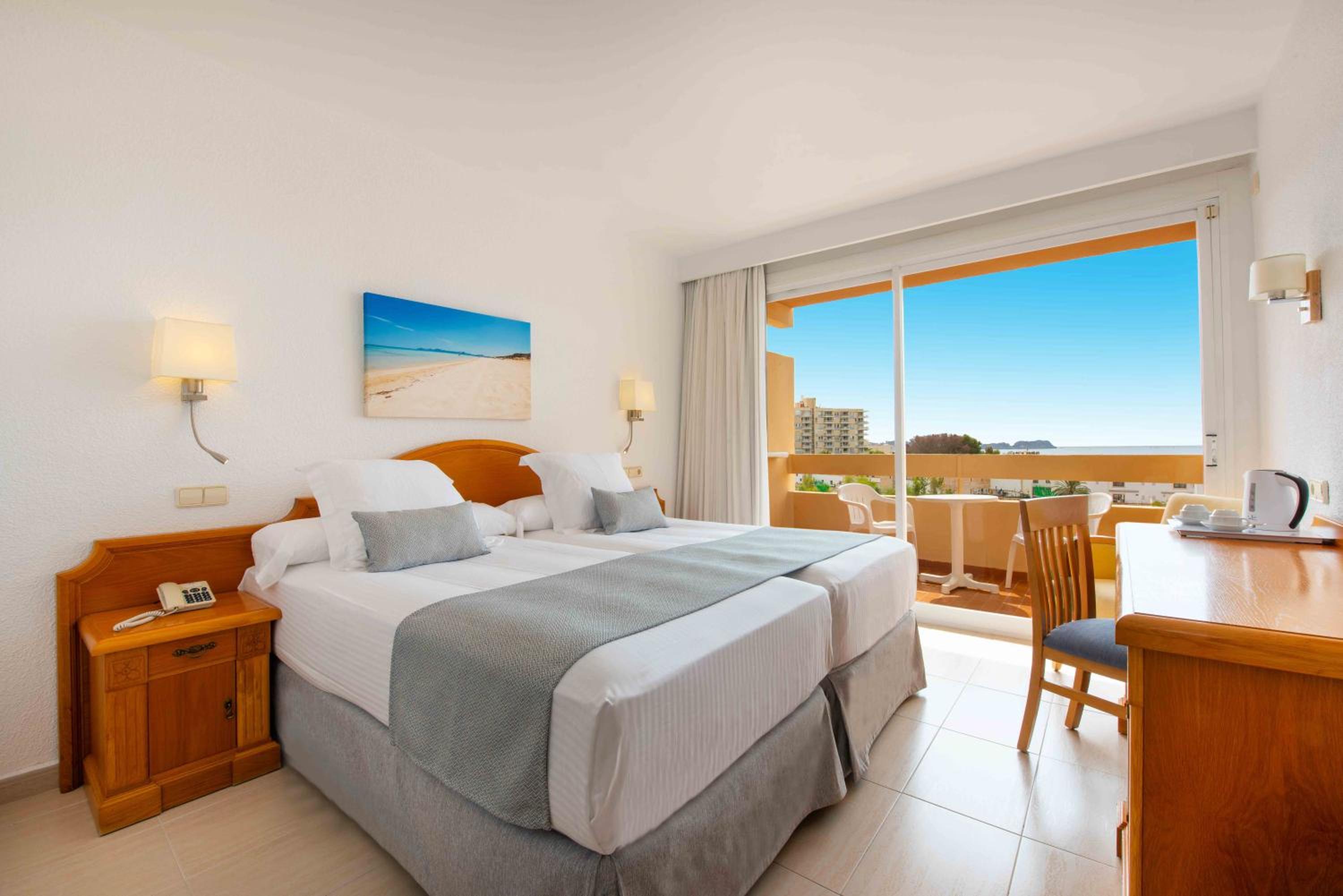 Habitación Doble con Vista al Mar y Balcón