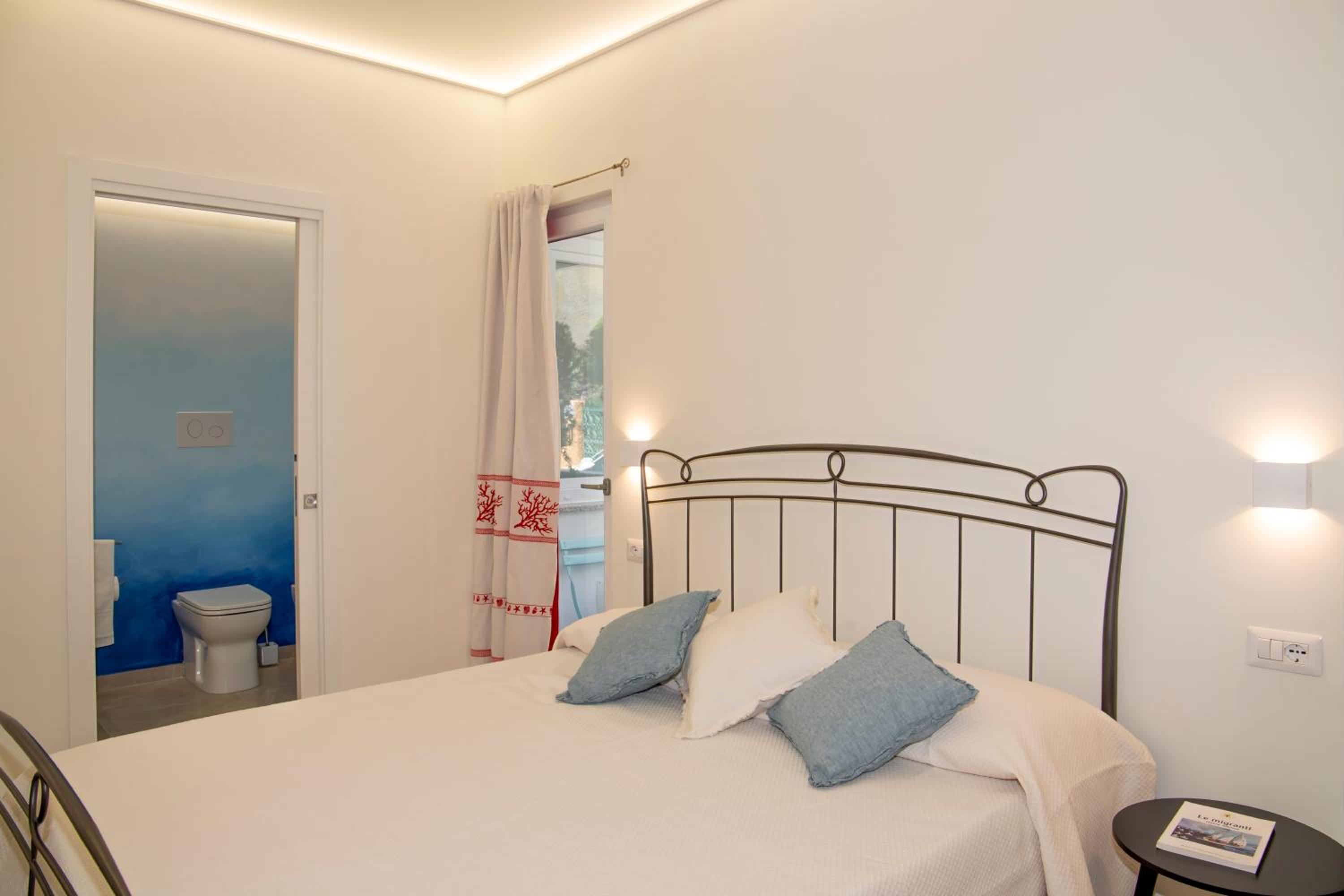 Quadruple Room with Private Bathroom