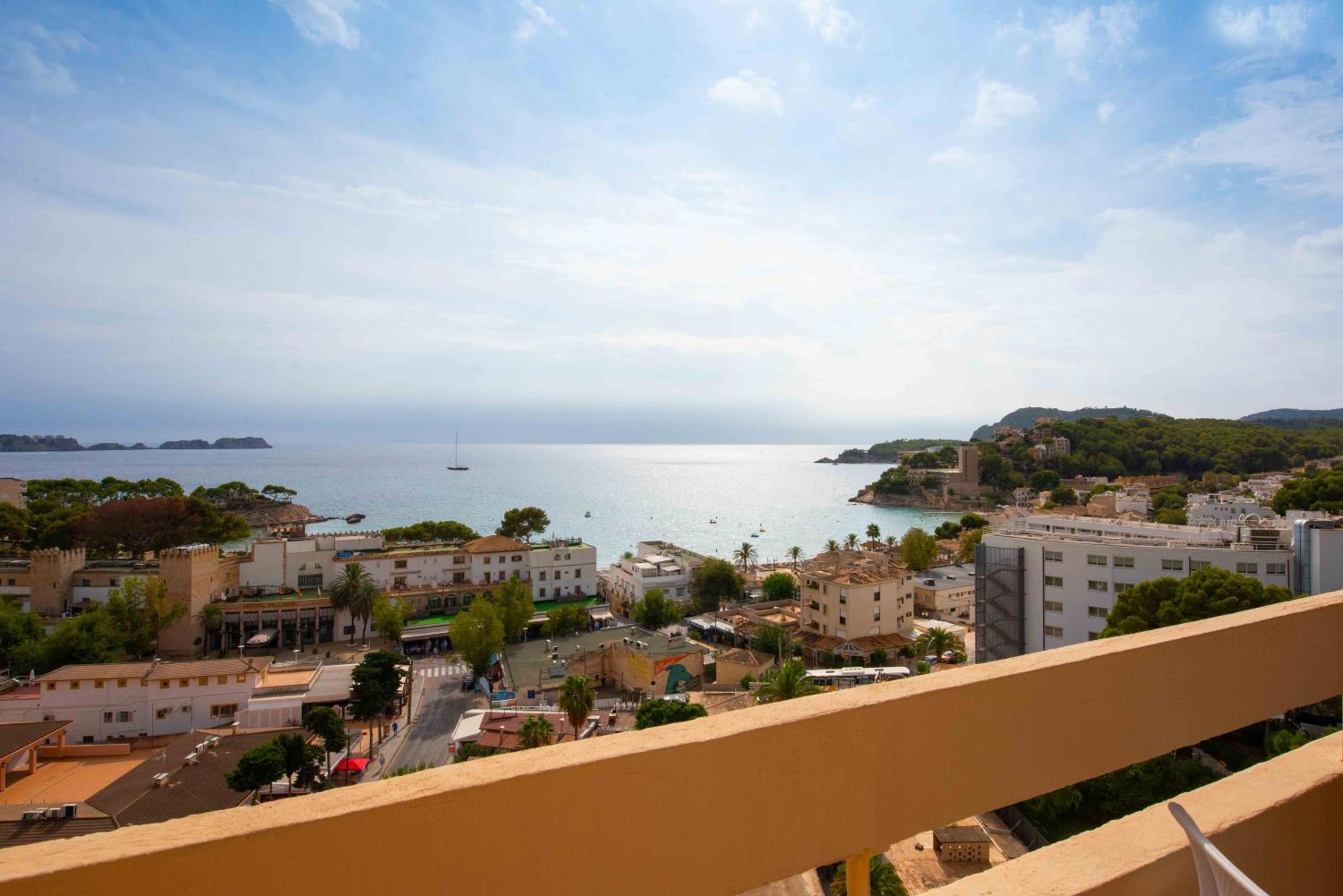 Superior Double Room with Sea View and Balcony photo 2