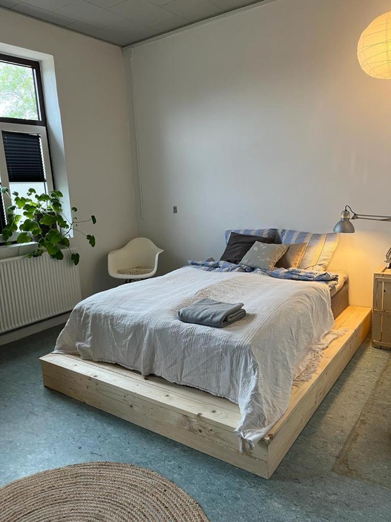 Basic Triple Room with Shared Bathroom