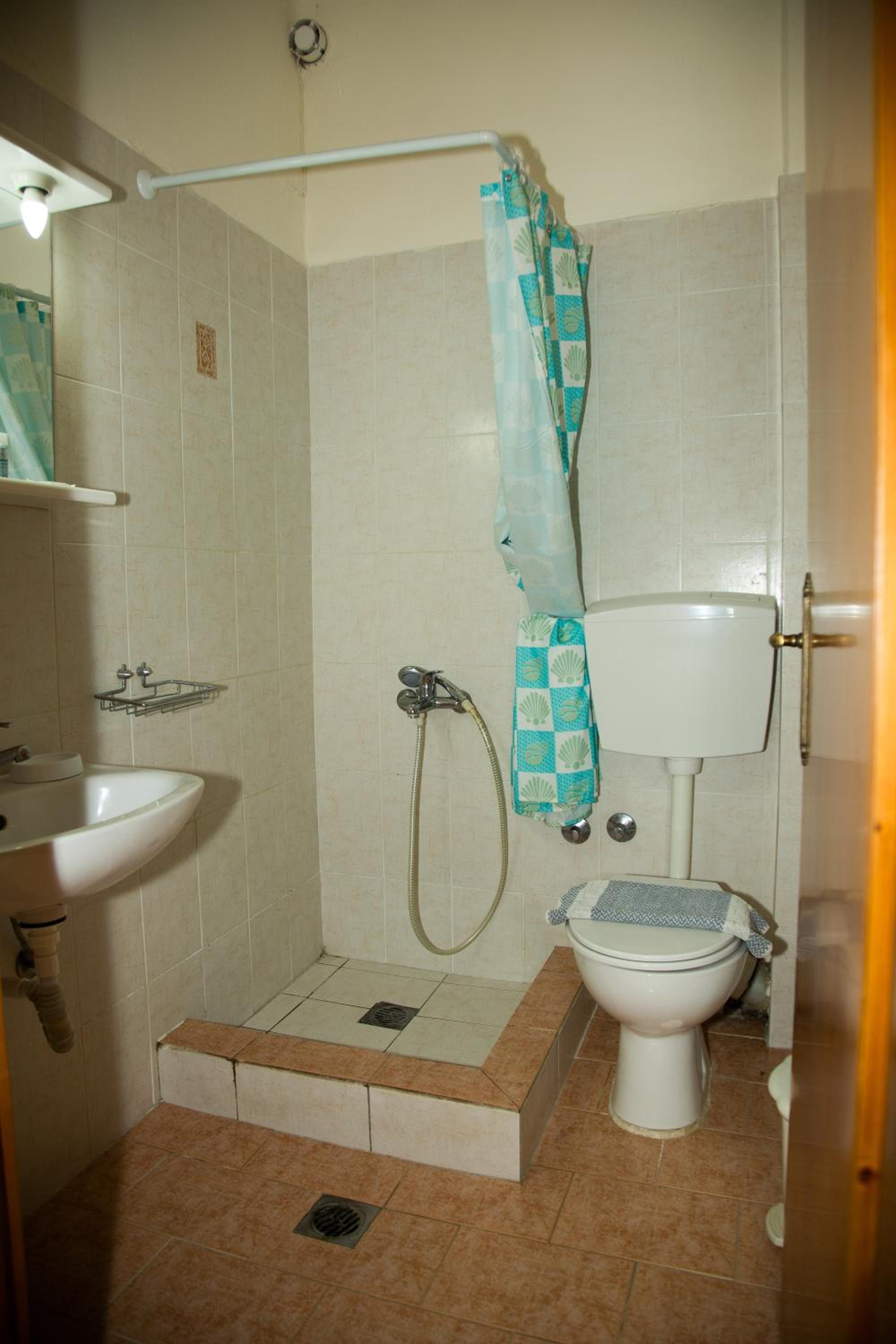 Studio (2 Adults) photo 2