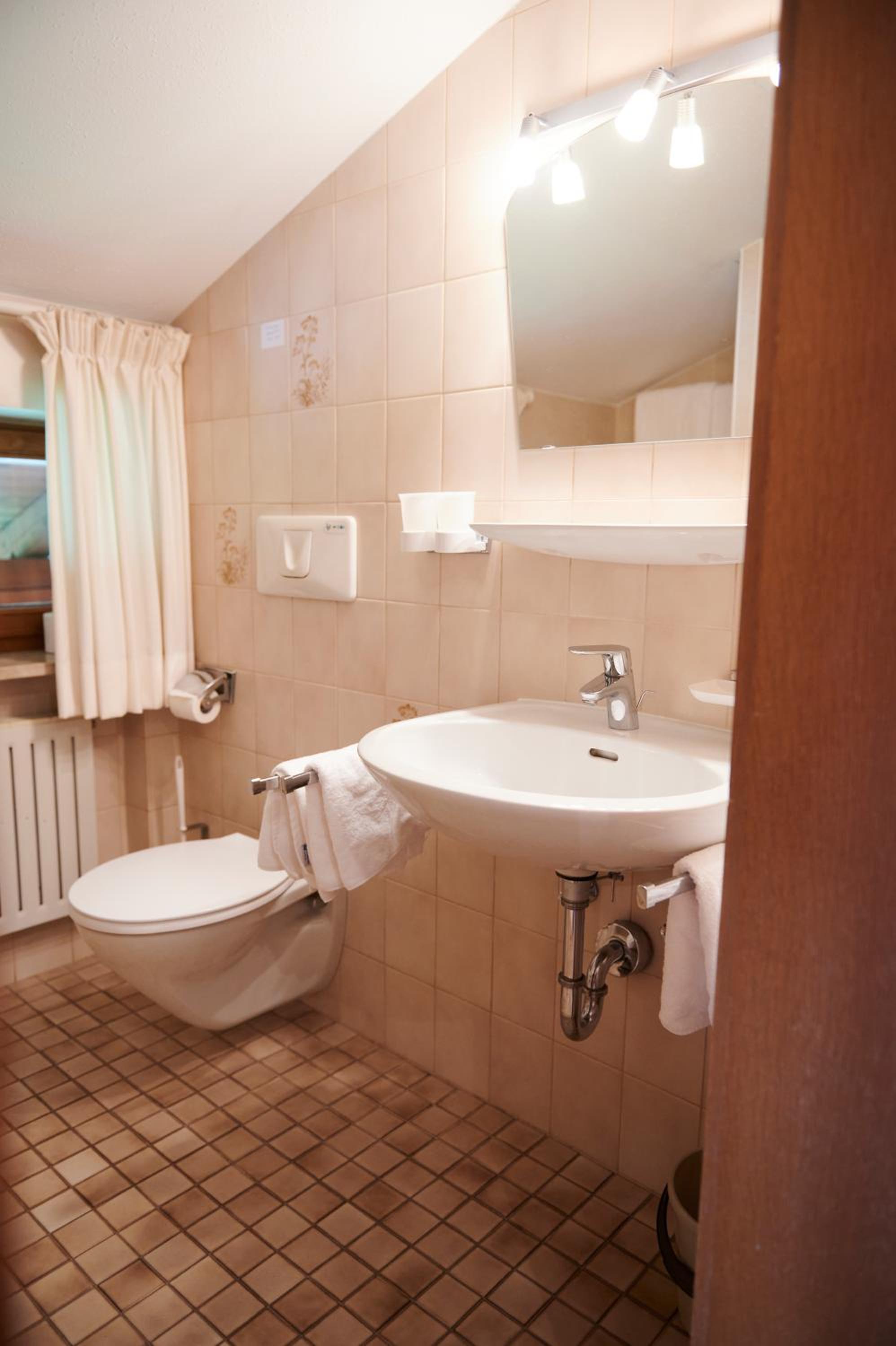 Apartment 107 (2-4 Adults) photo 2