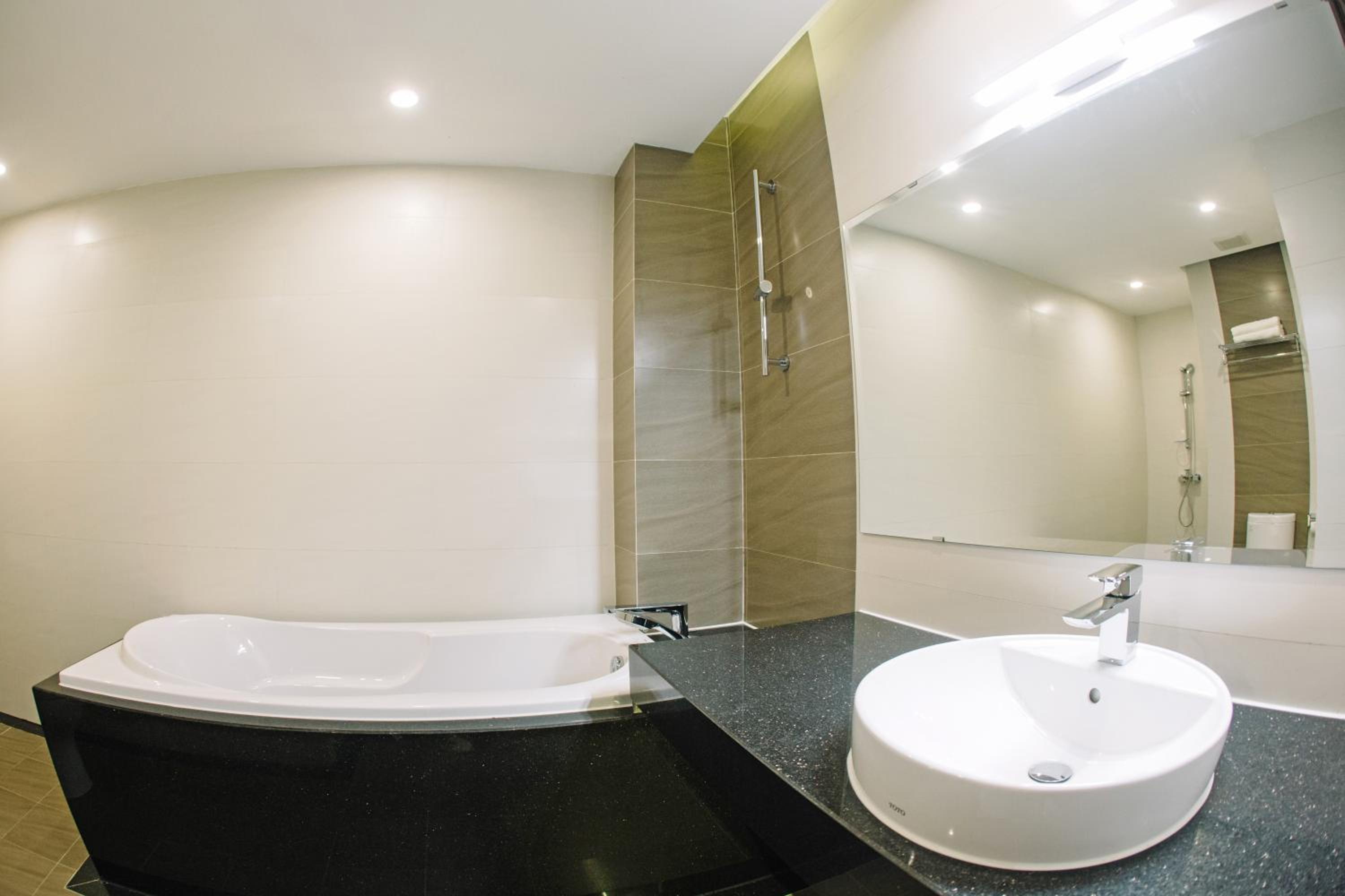 Triple Room with Bath - Photo 7