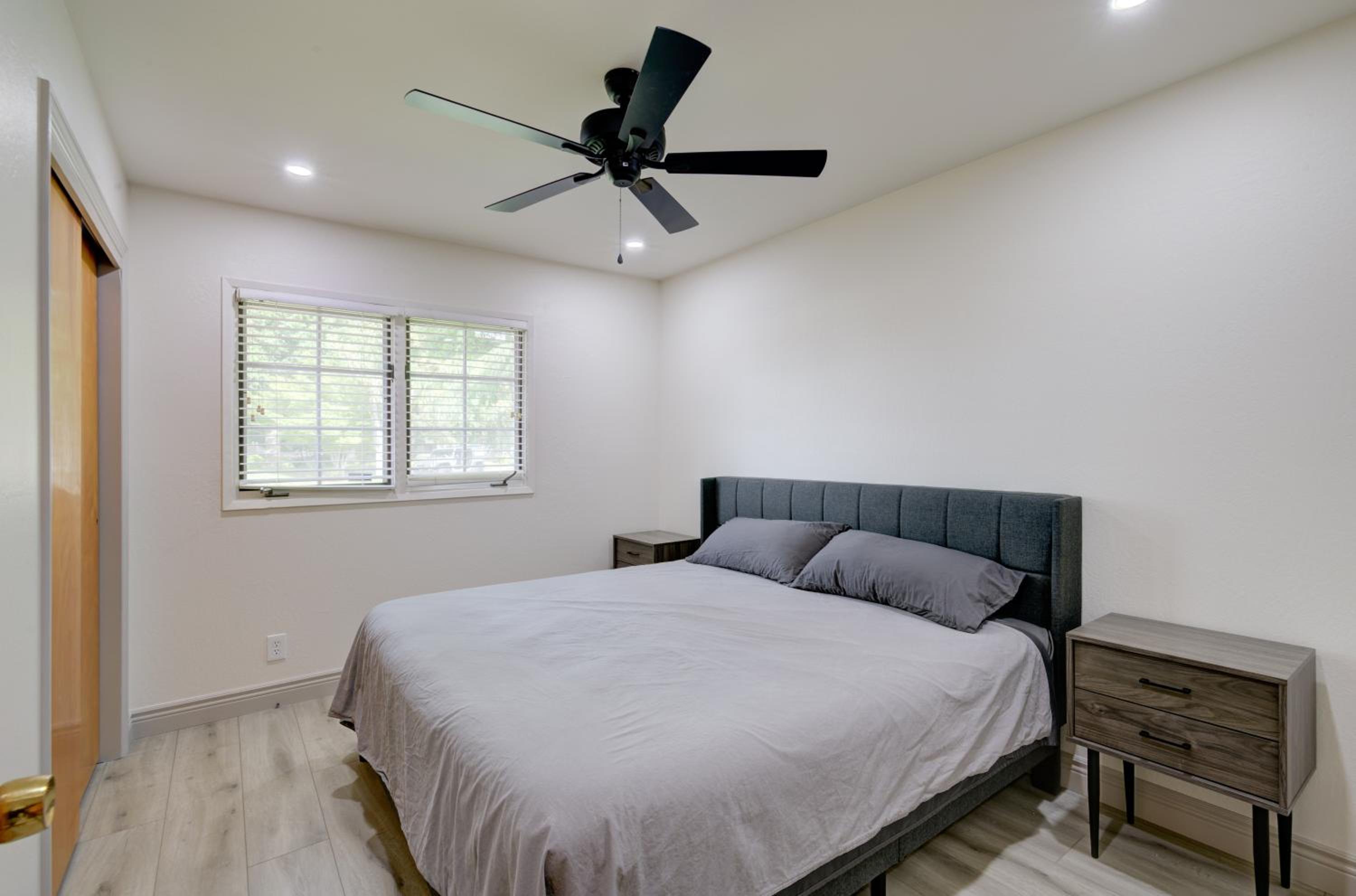 Three-Bedroom House photo 2