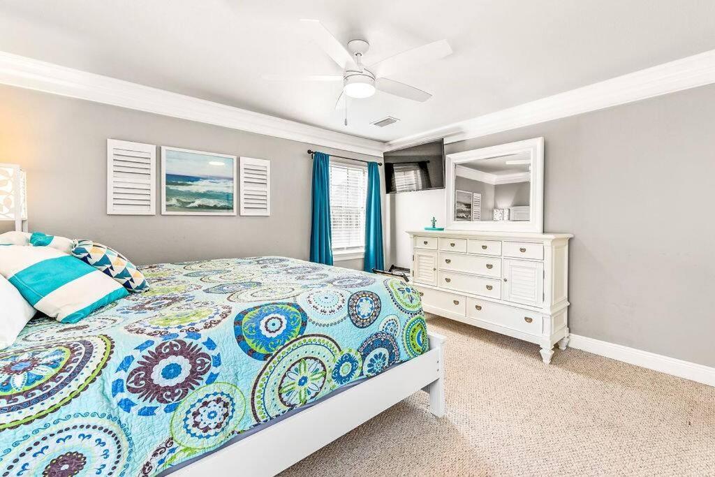 Four-Bedroom House photo 3
