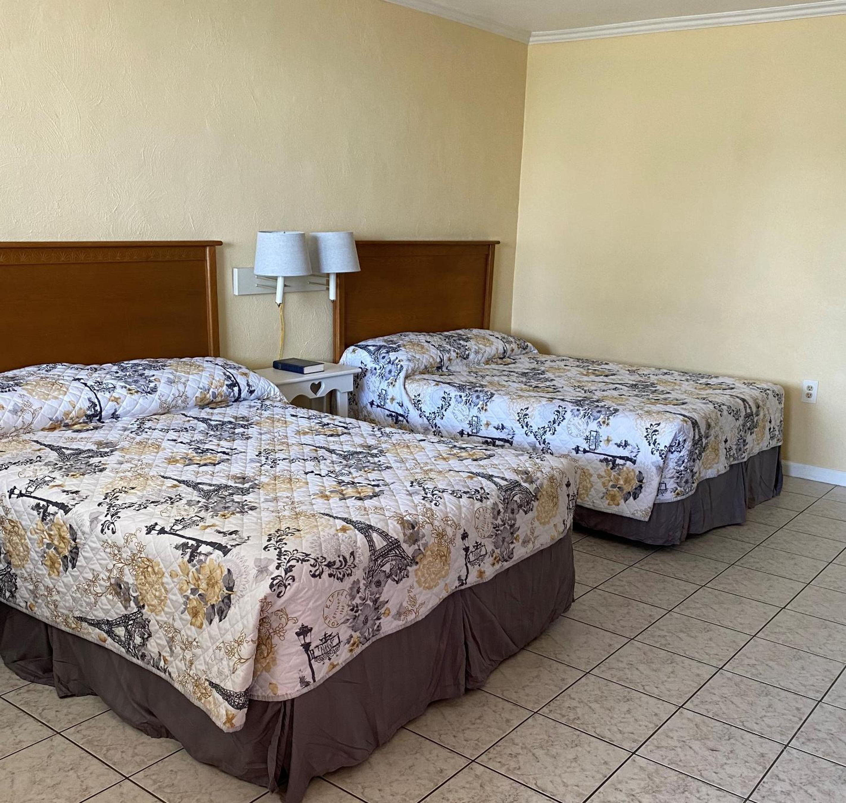 Classic Quadruple Room photo 3