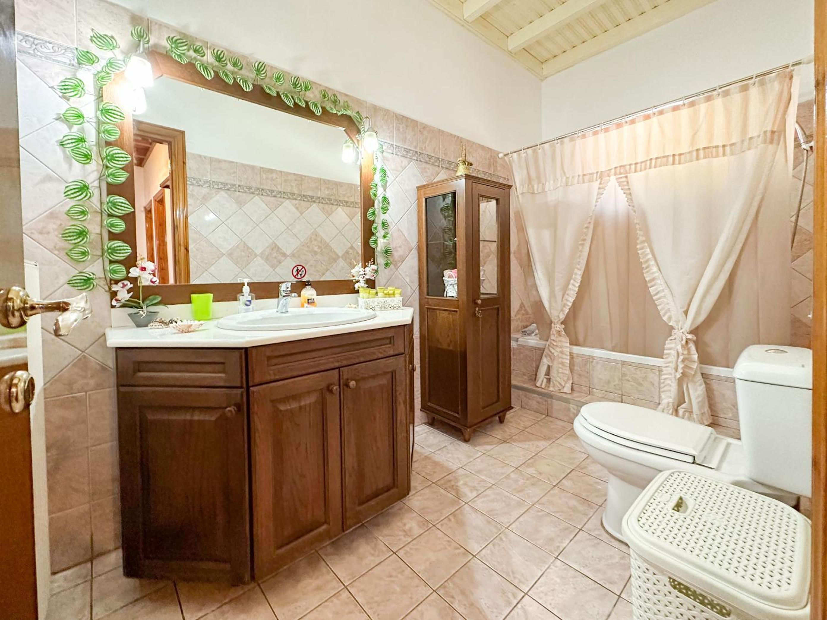 Three-Bedroom House photo 2