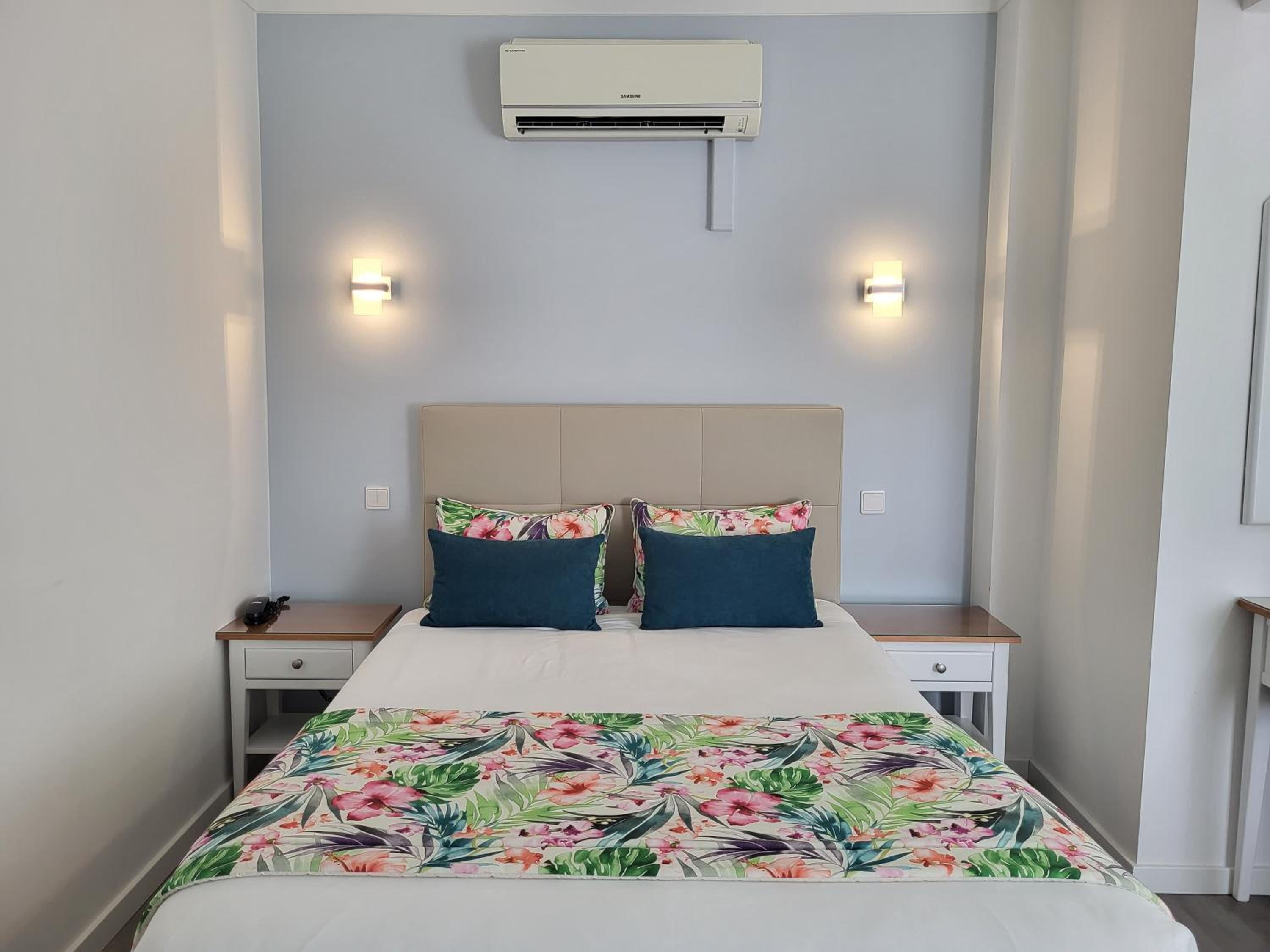 Double or Twin Room - Photo 1