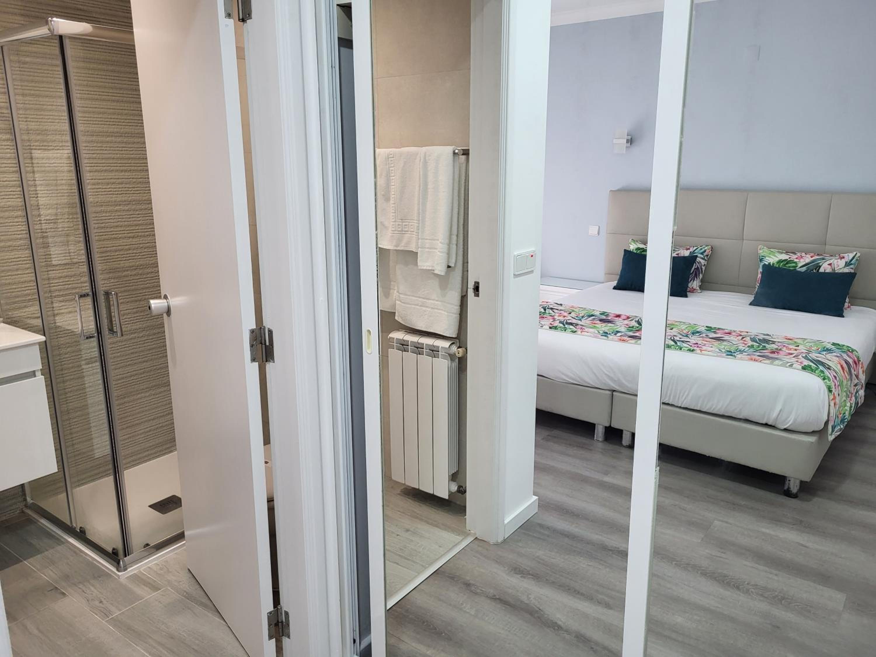 Double or Twin Room - Photo 20