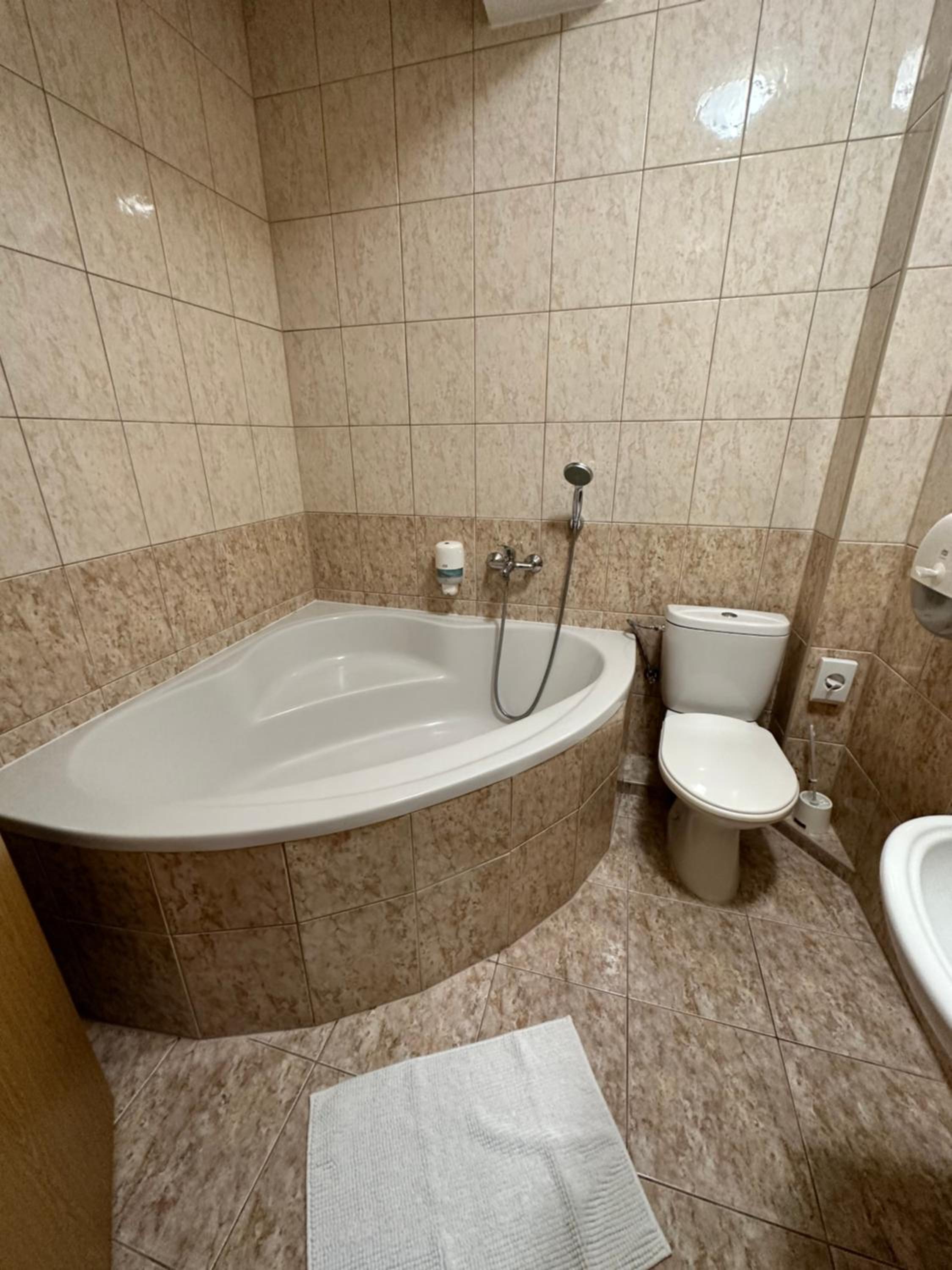 Standard Twin Room photo 2