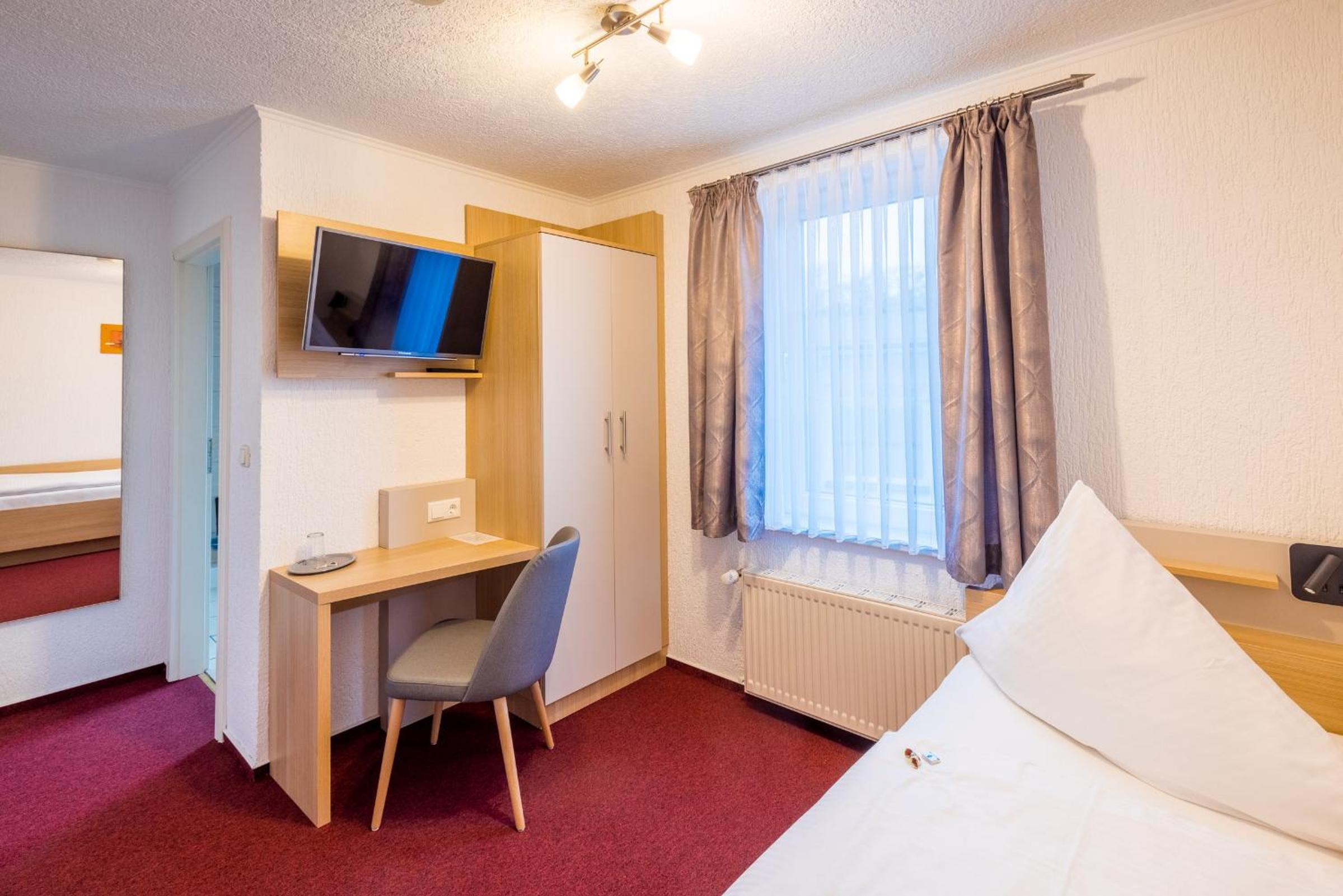 Single Room photo 3