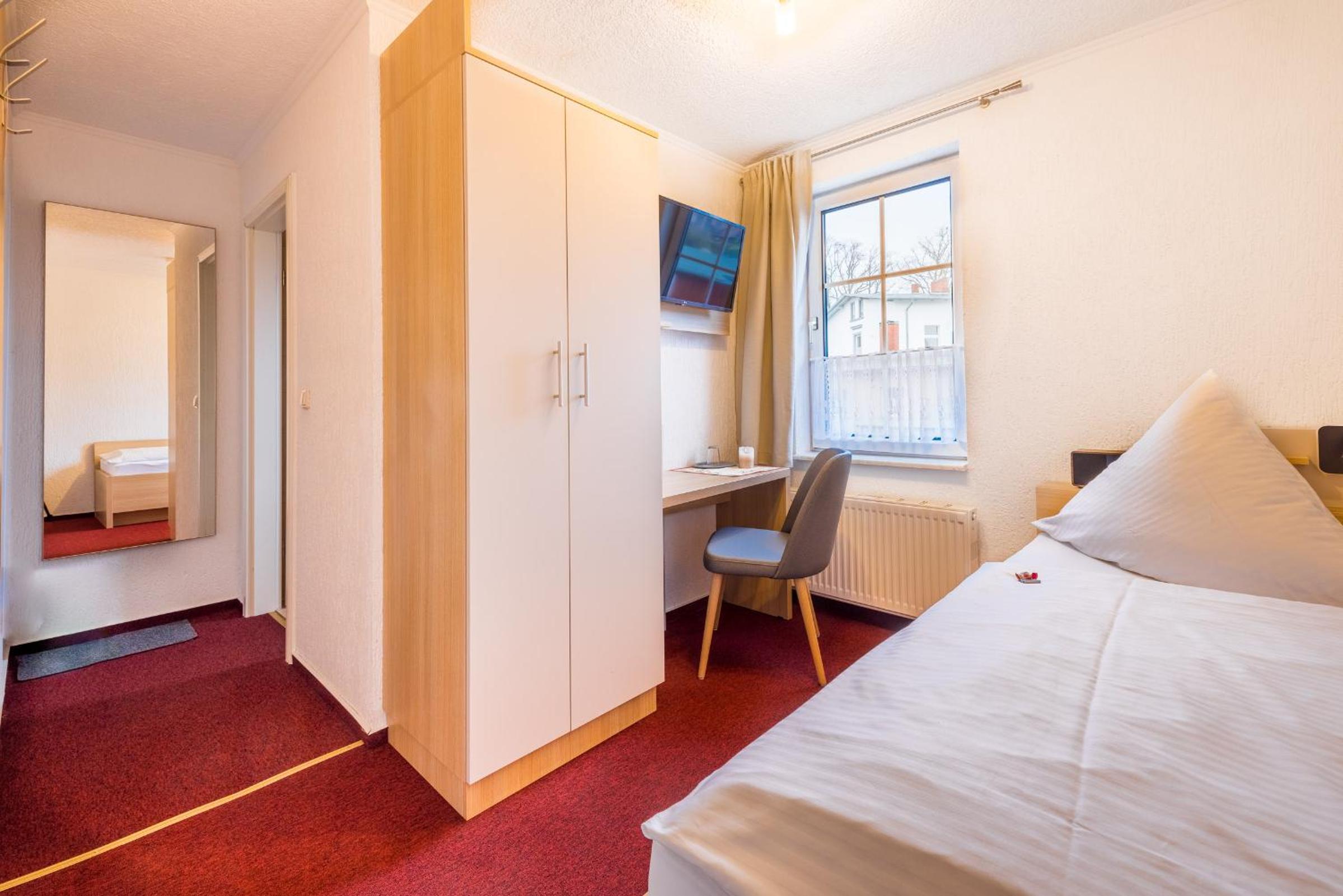 Single Room photo 2