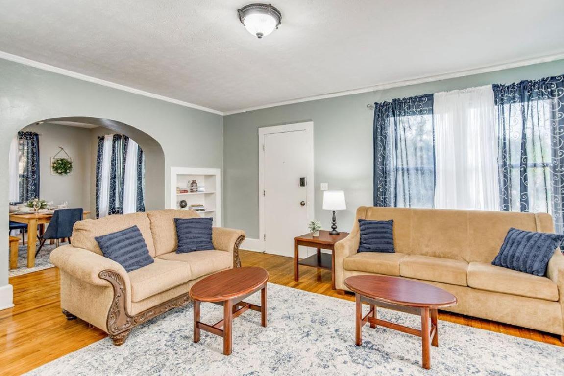 Family Room photo 1