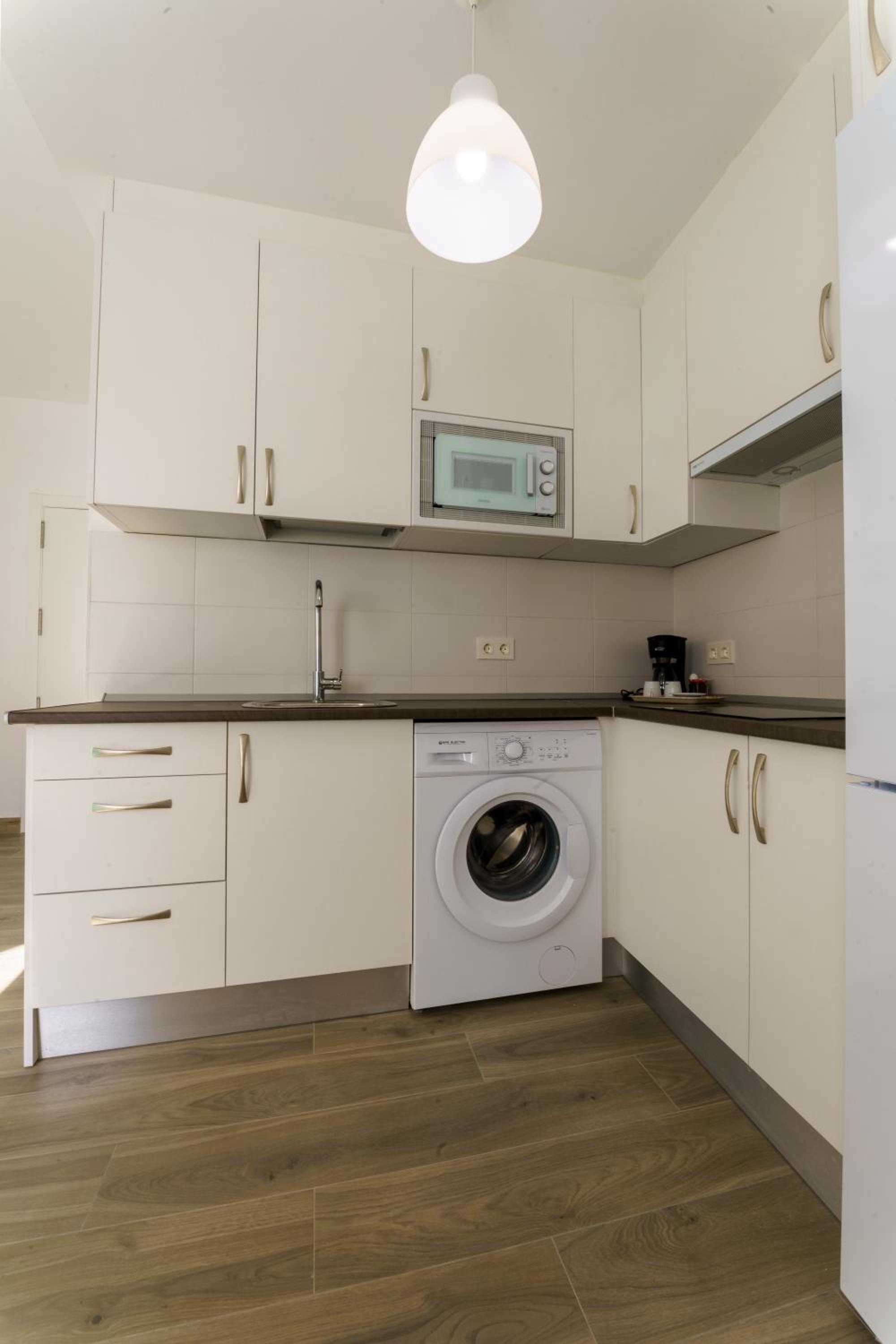 One-Bedroom Apartment - Photo 4