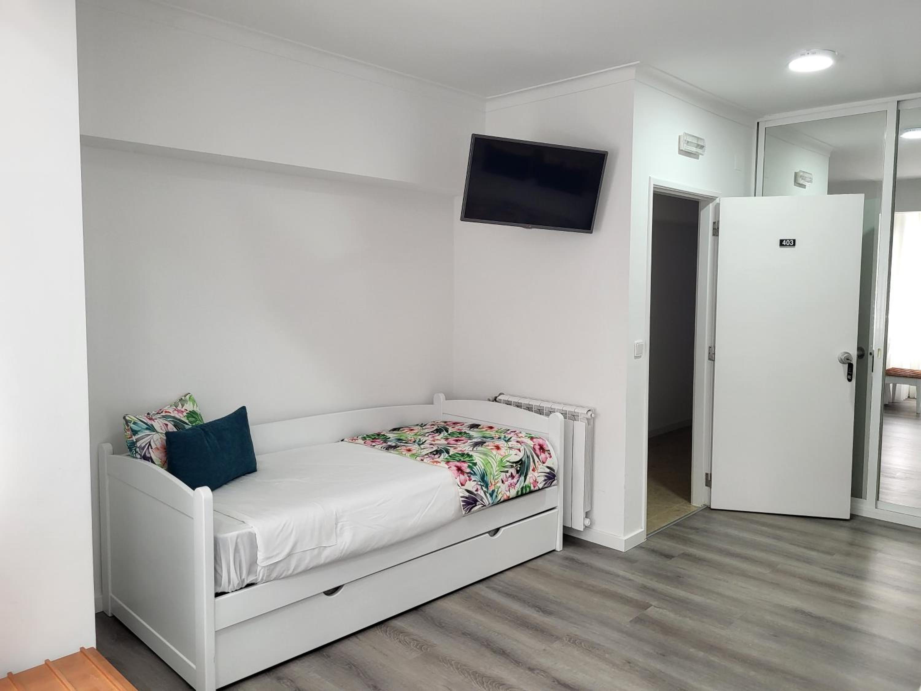 Triple Room - Photo 8