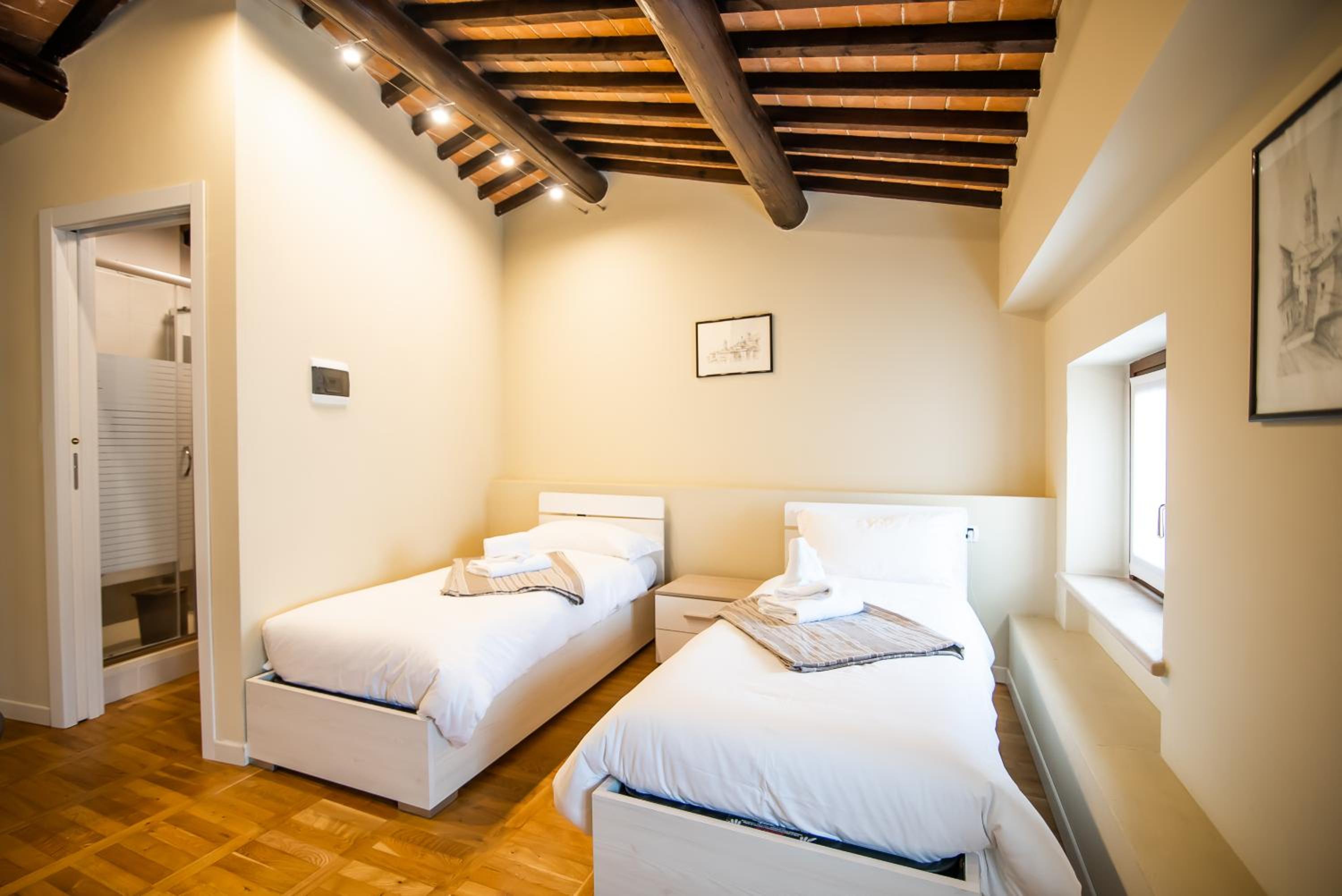 Double Room with Private Bathroom photo 2