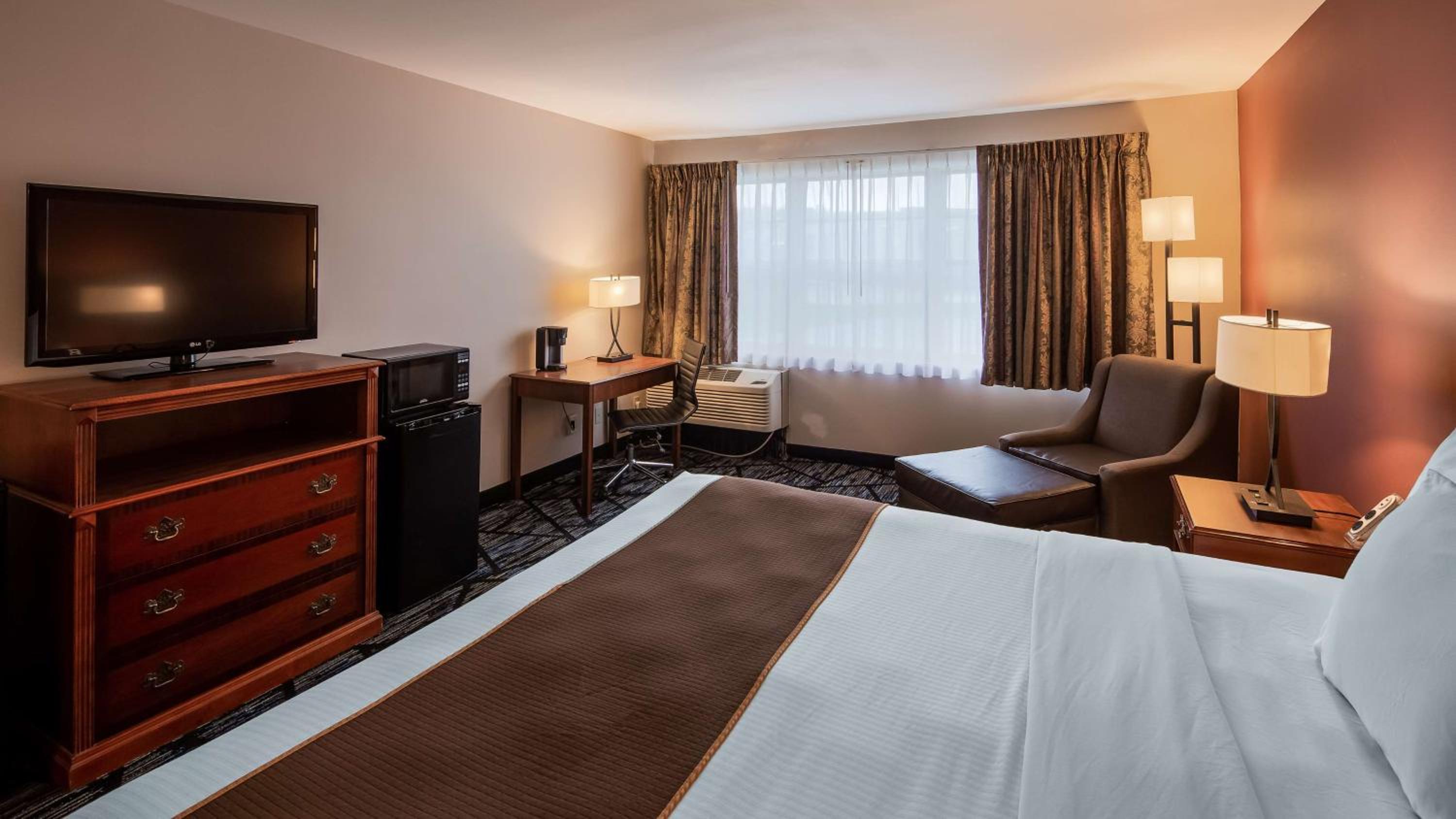 King Room - Disability Access - Photo 3