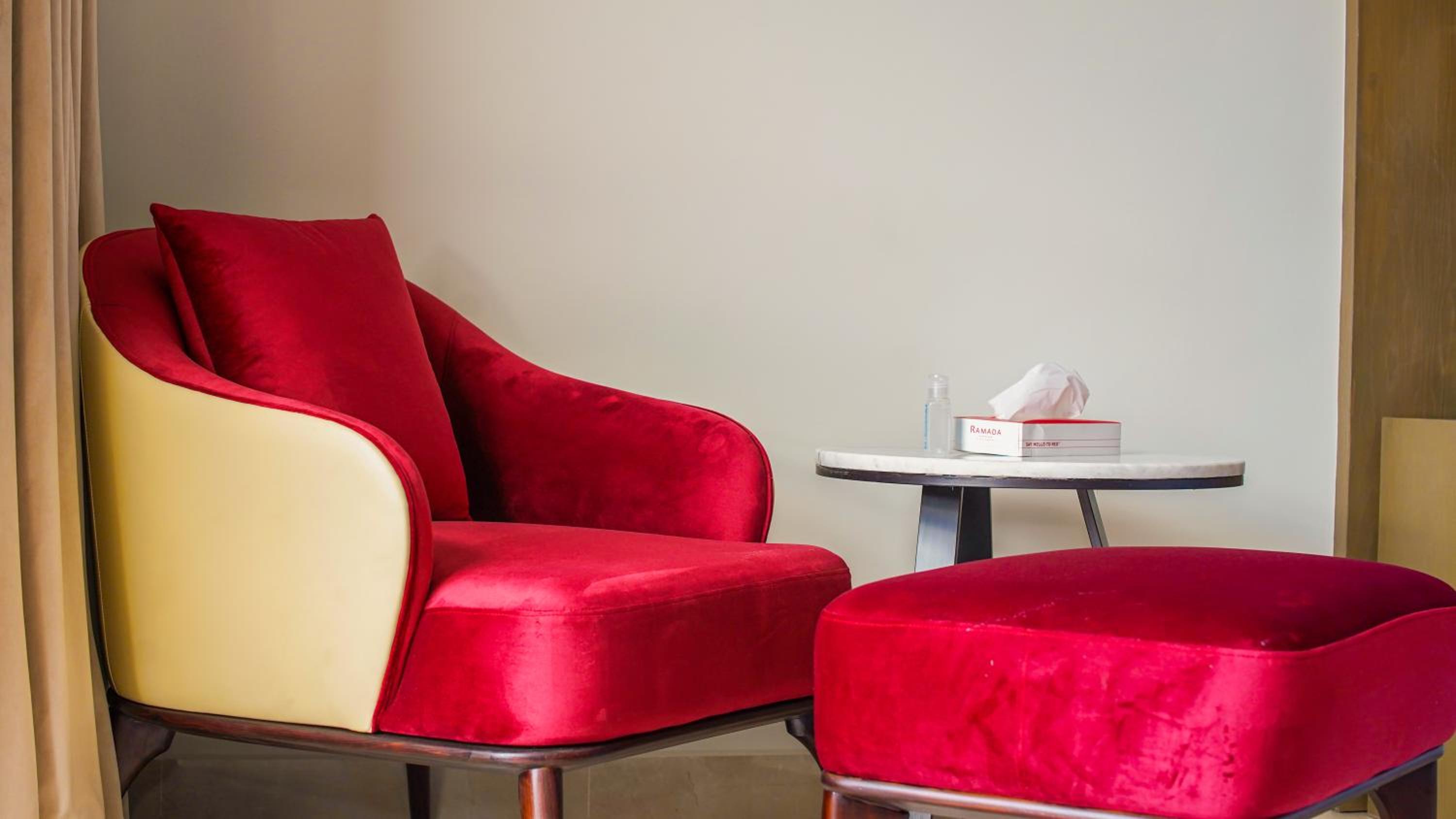 Deluxe King Suite
