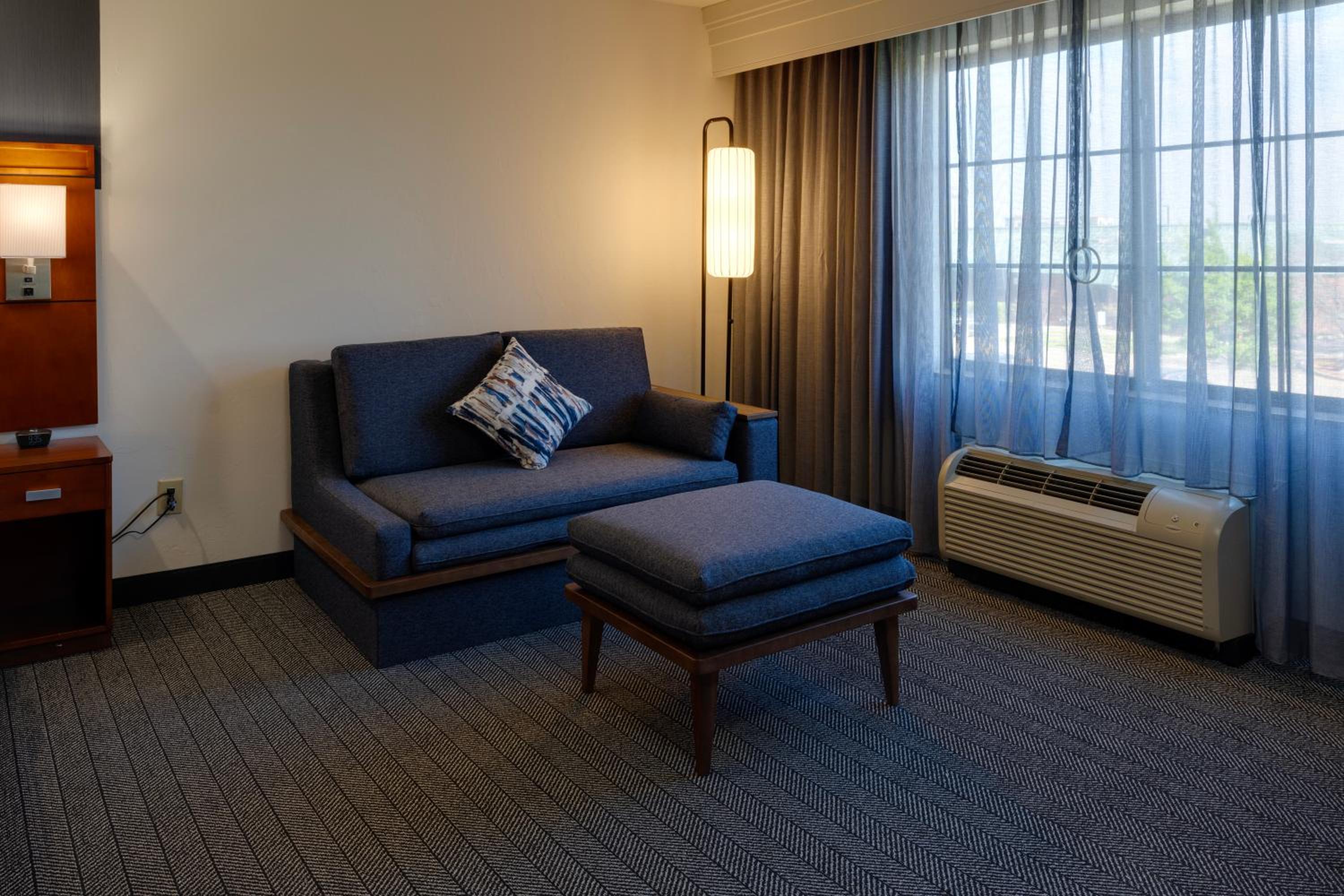 King Room with Sofa Bed - Photo 1