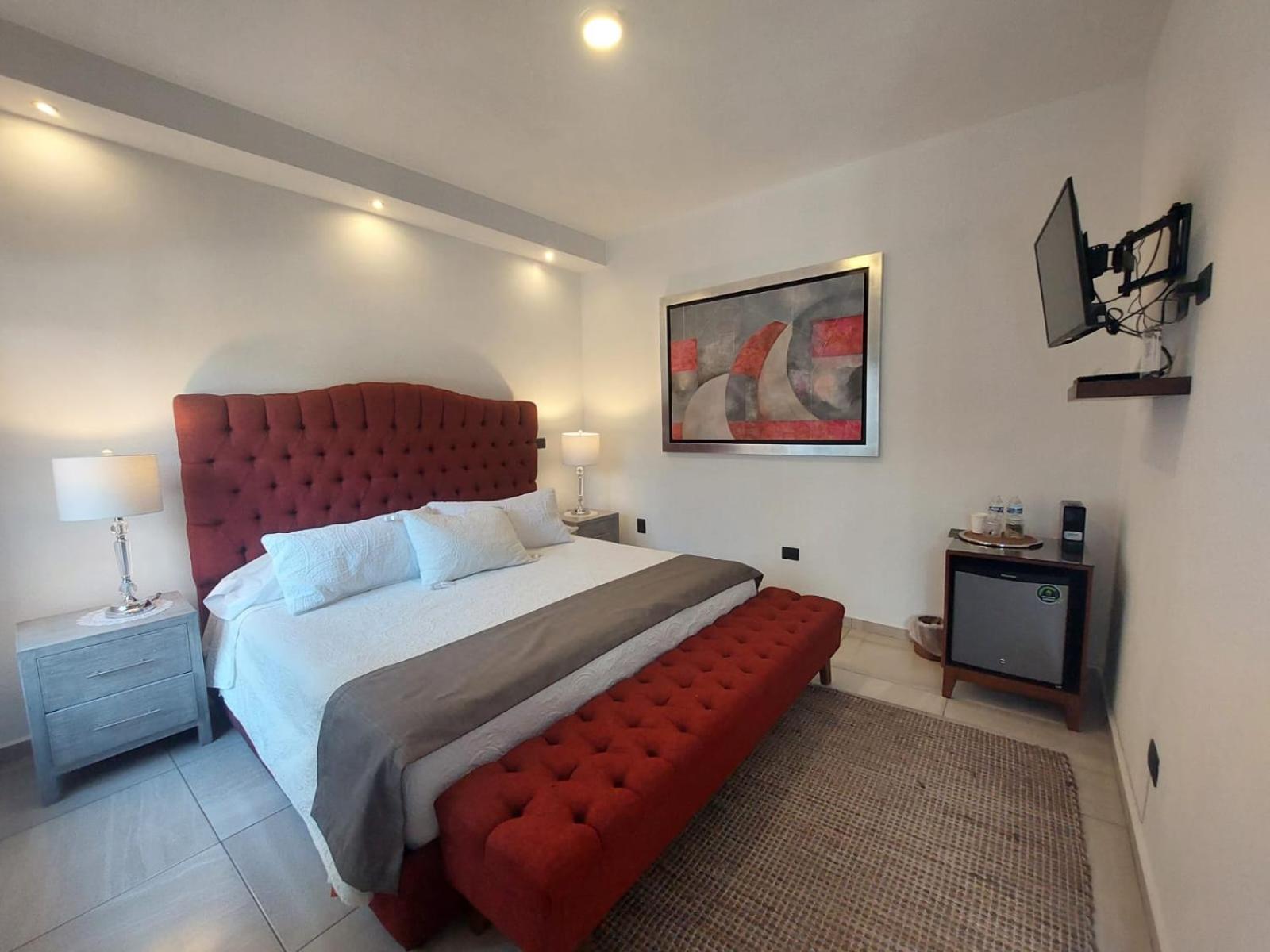 Deluxe King Room photo 1