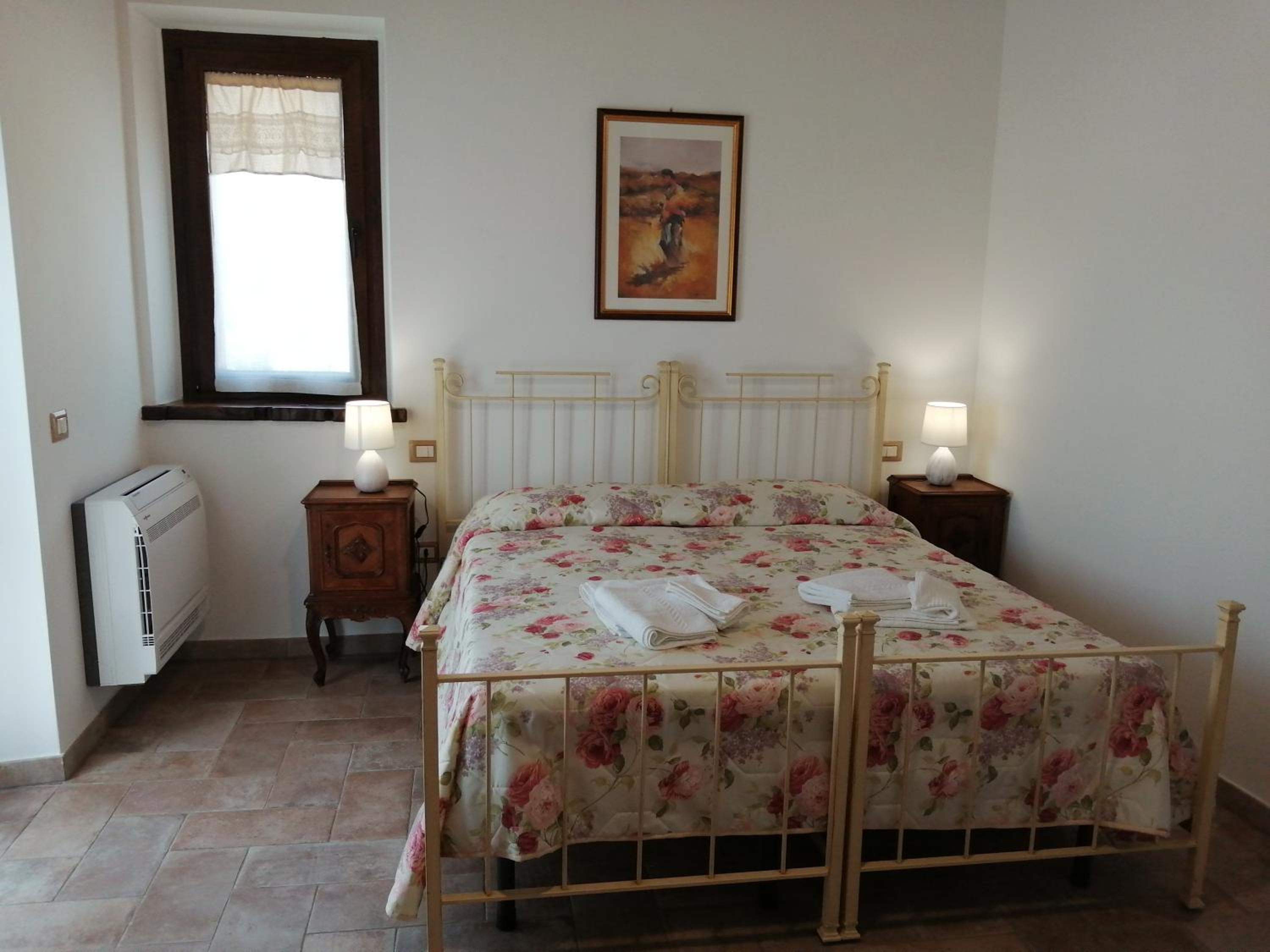 Quadruple Room with Private Bathroom photo 1