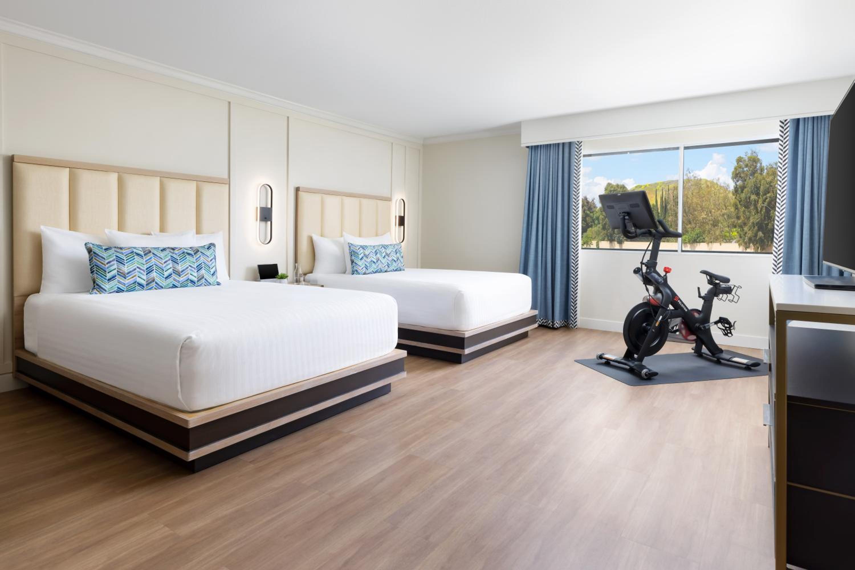Socal Fit Room Two Queen