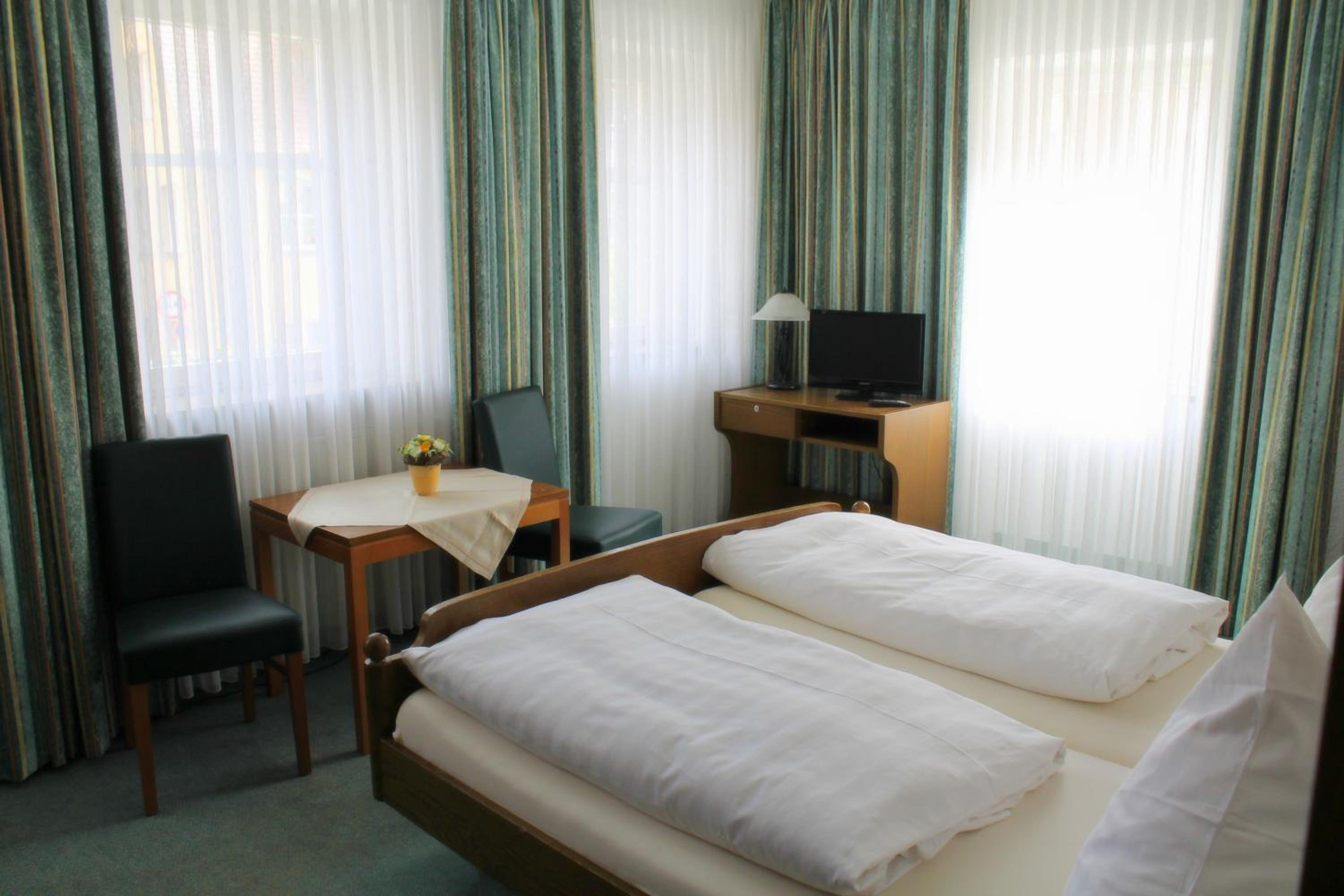 Economy Double Room photo 1