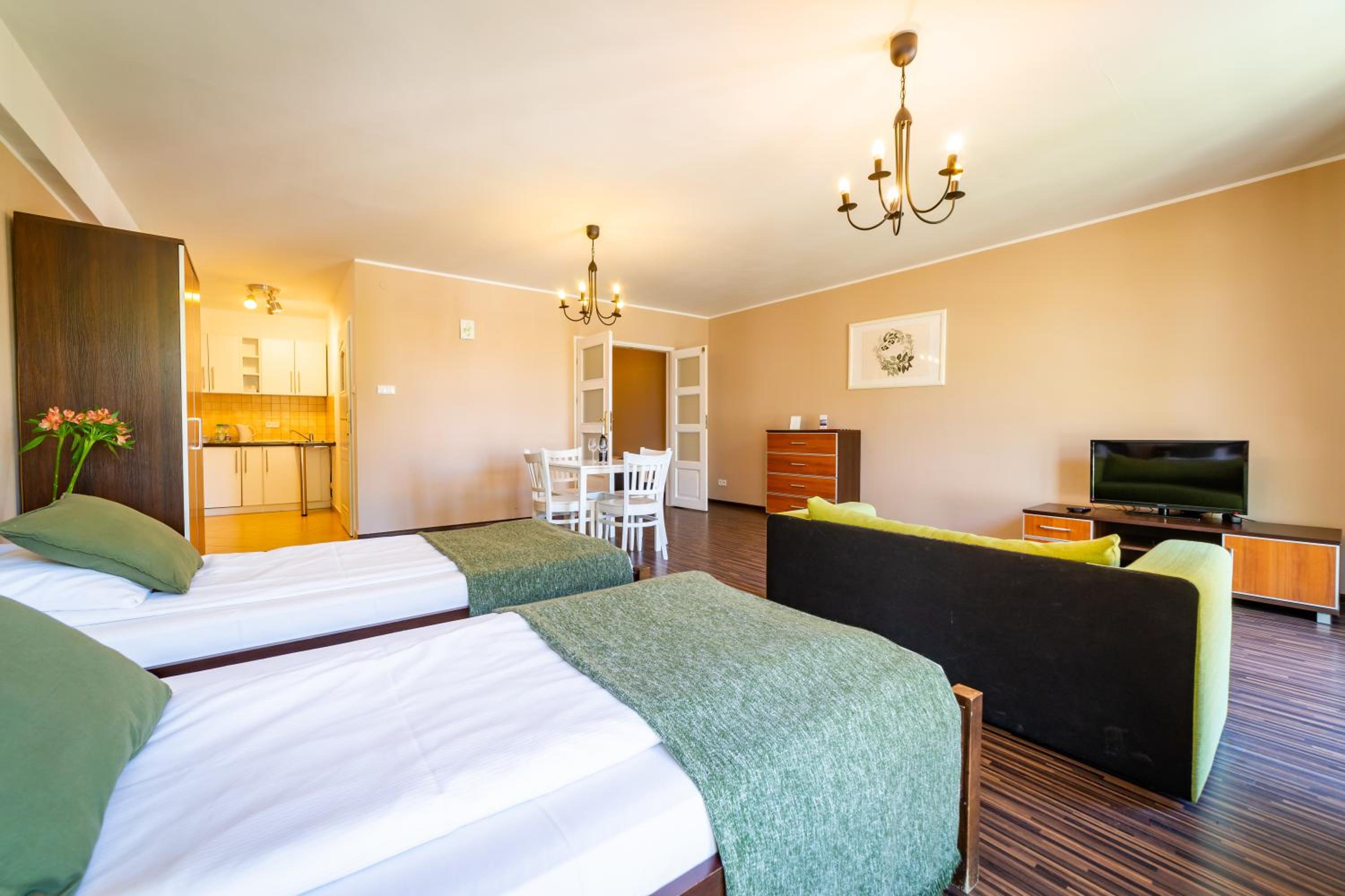 Standard Apartment (4 Adults) - Photo 8