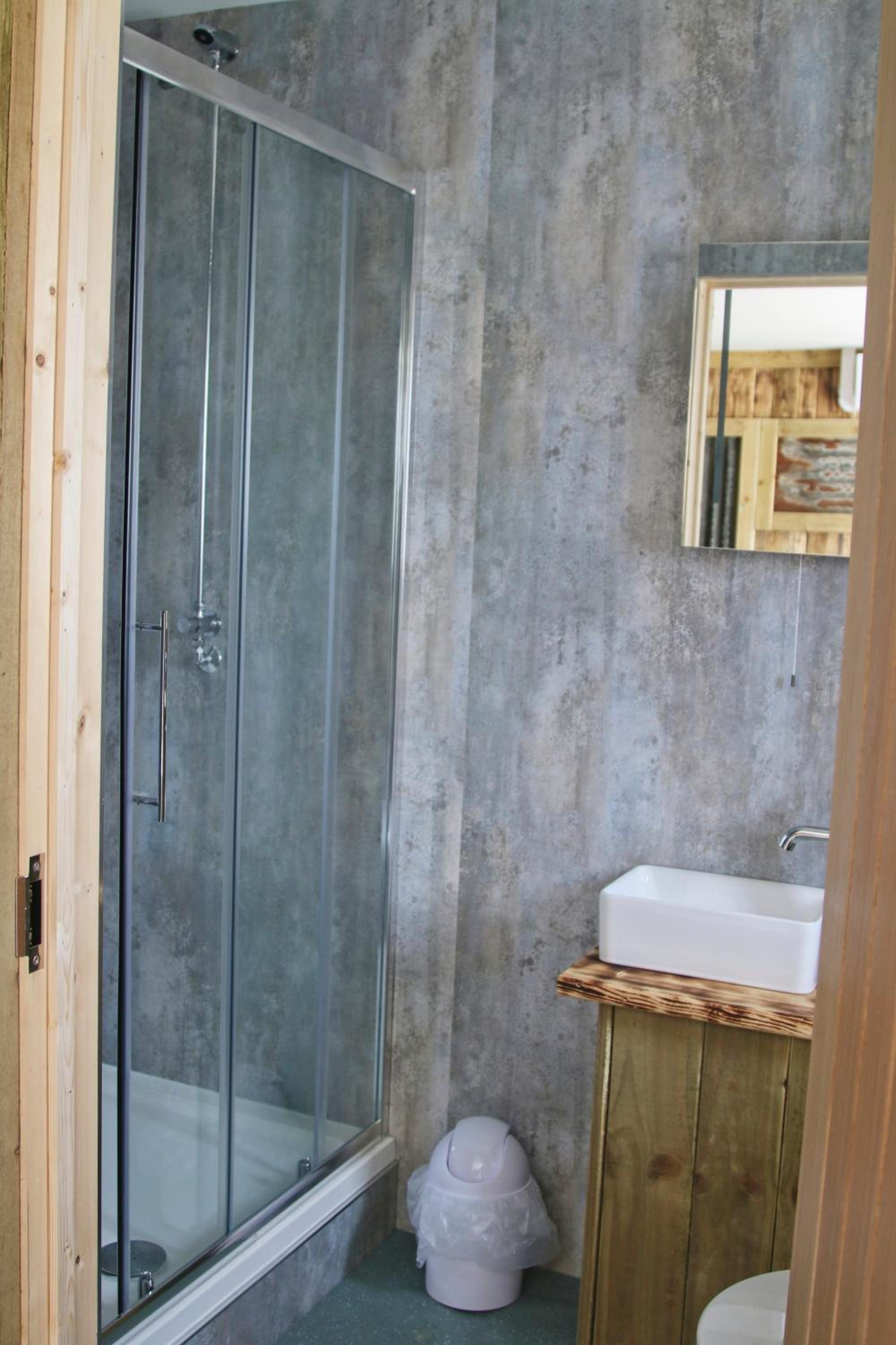 Family Room with Private Bathroom photo 3