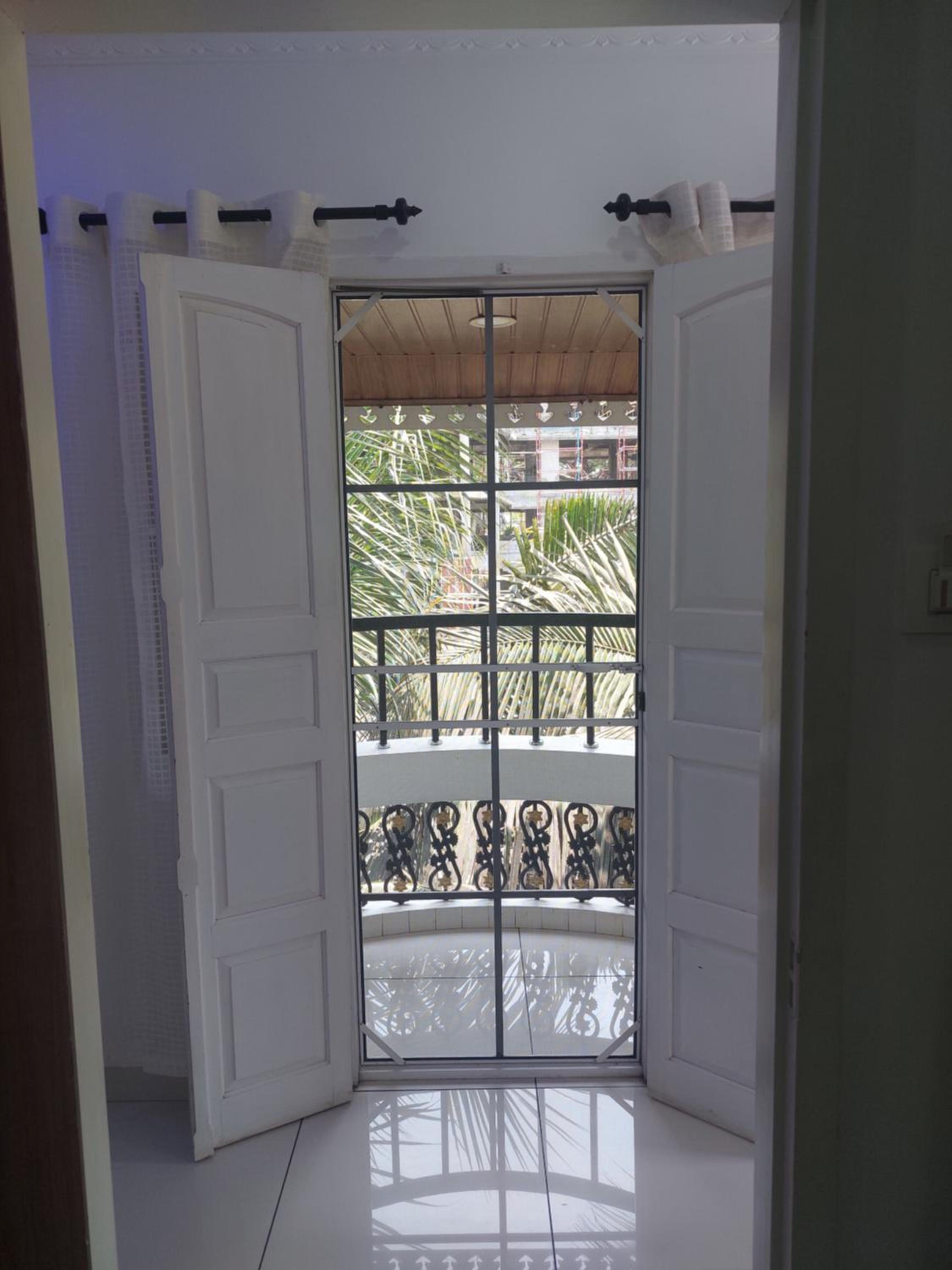 Standard Double Room - Photo 12