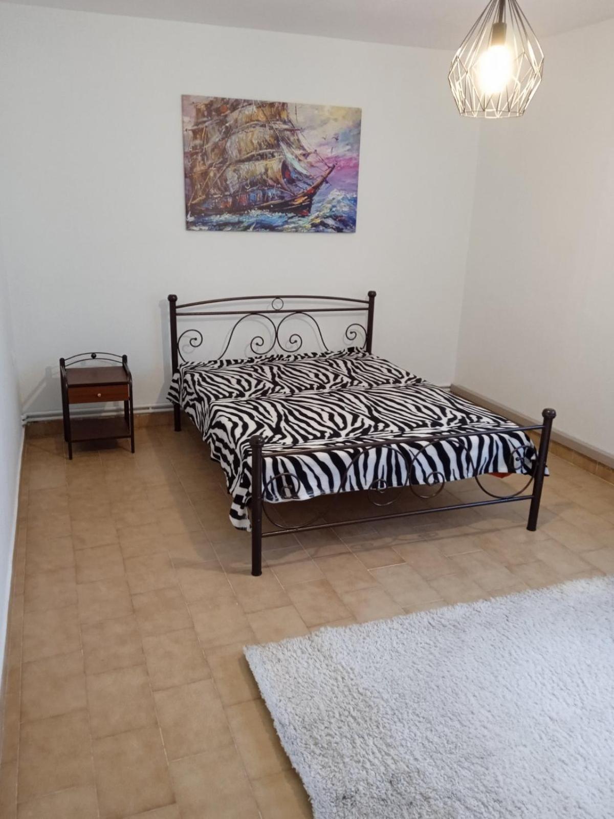 Three-Bedroom Apartment photo 1