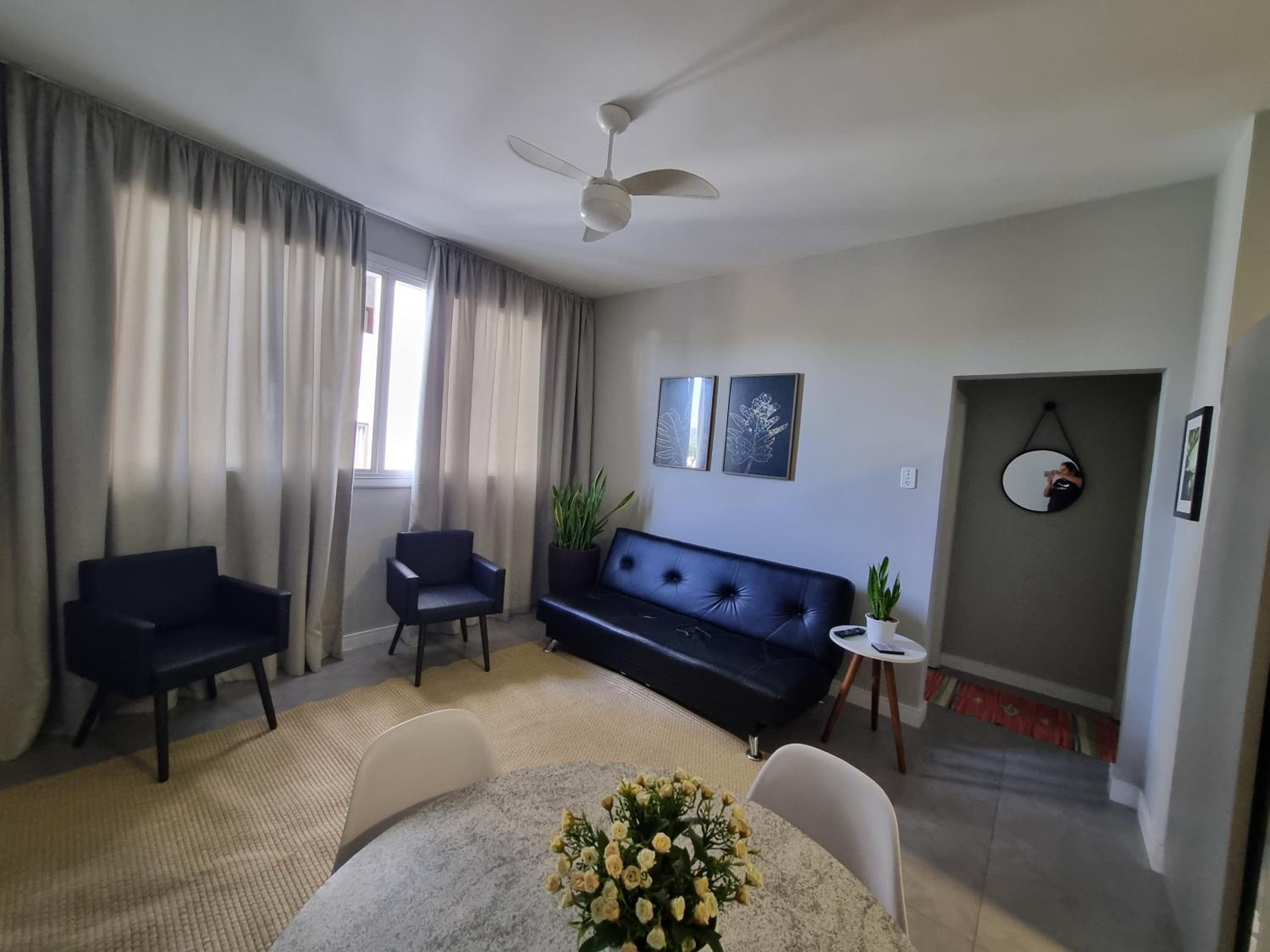 One-Bedroom Apartment - Photo 1
