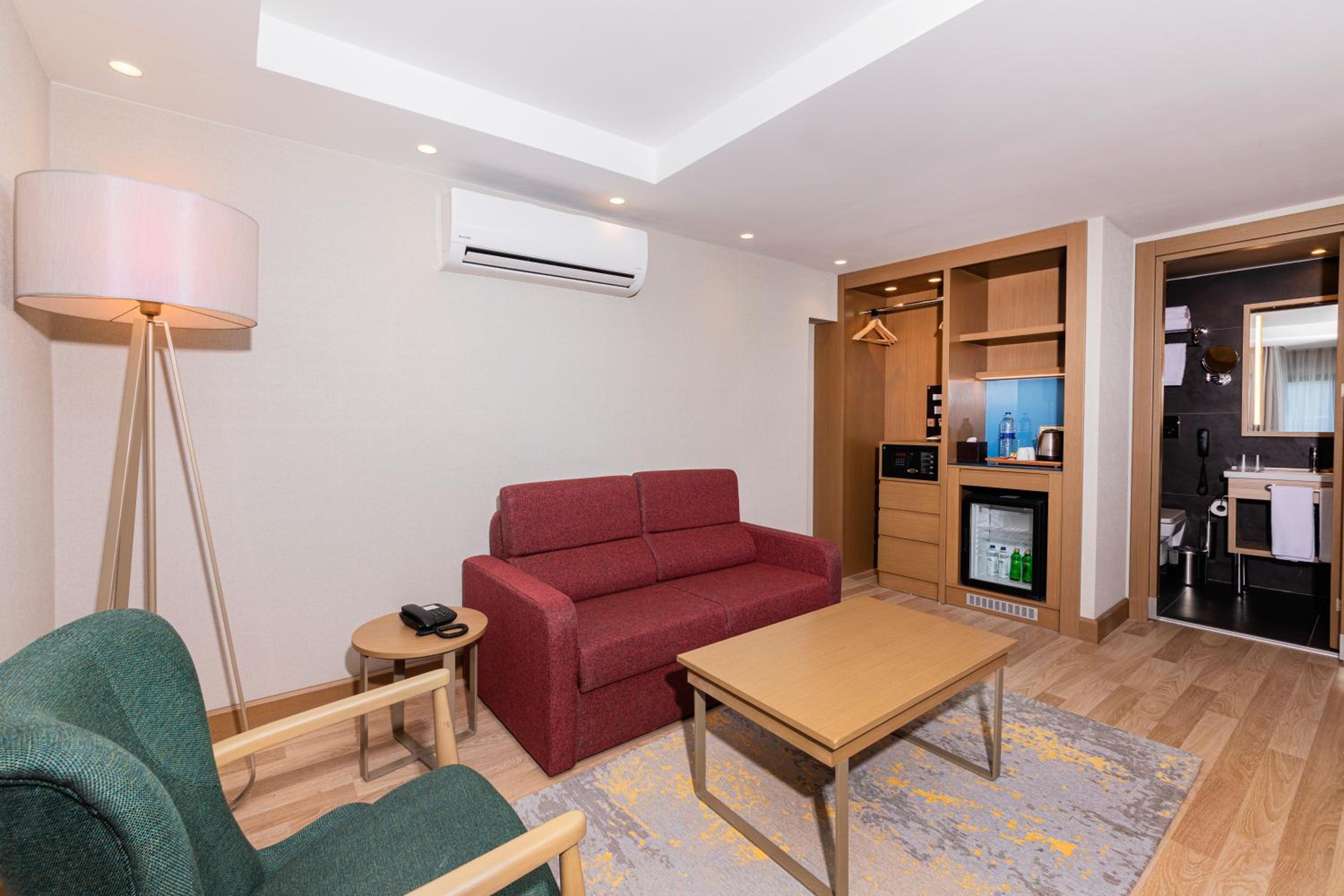 Junior Suite with Sea View thumbnail 6