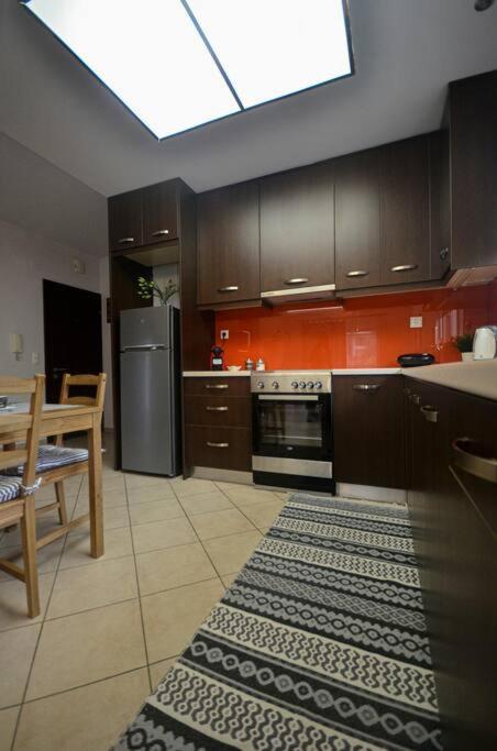 One-Bedroom Apartment photo 2
