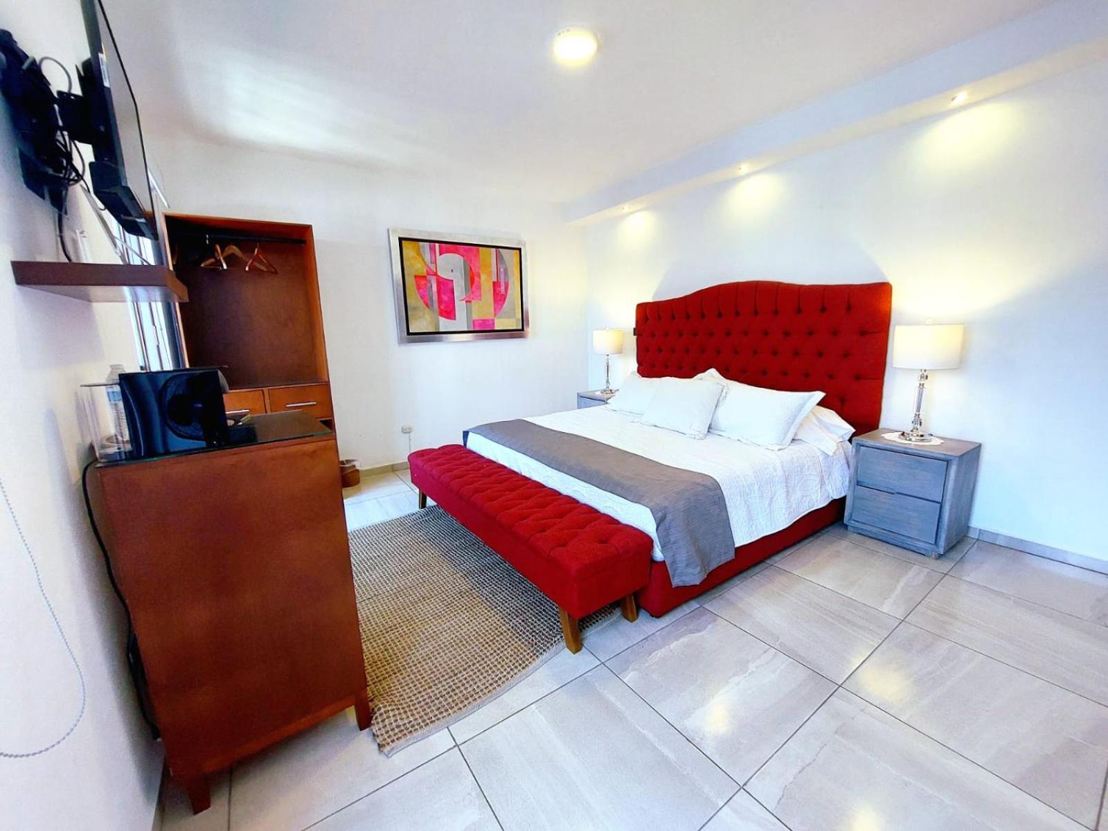 Deluxe King Room photo 1