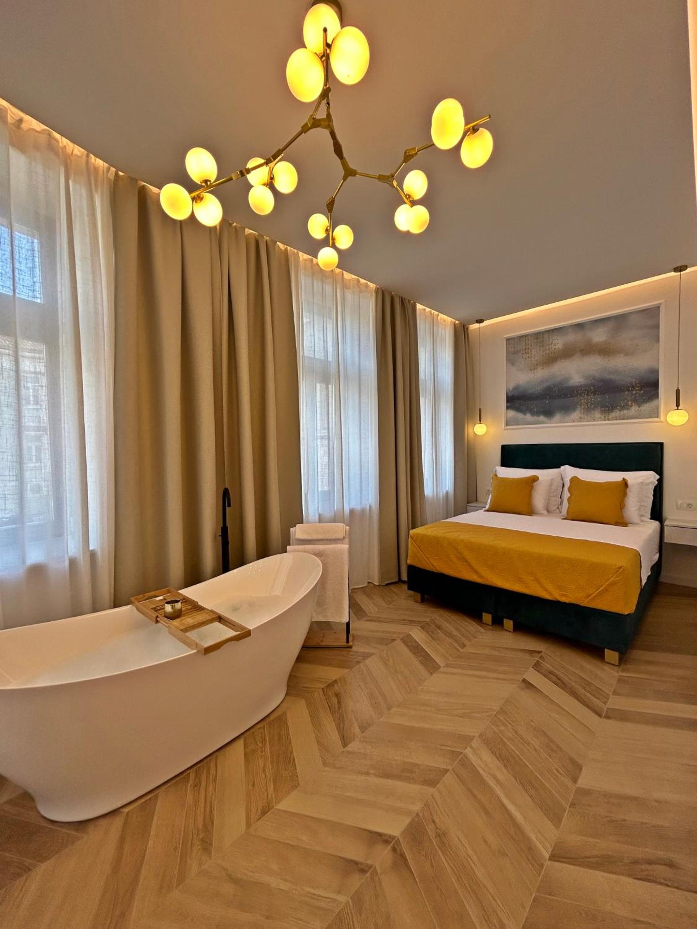 Deluxe Double Room with Balcony and Sea View