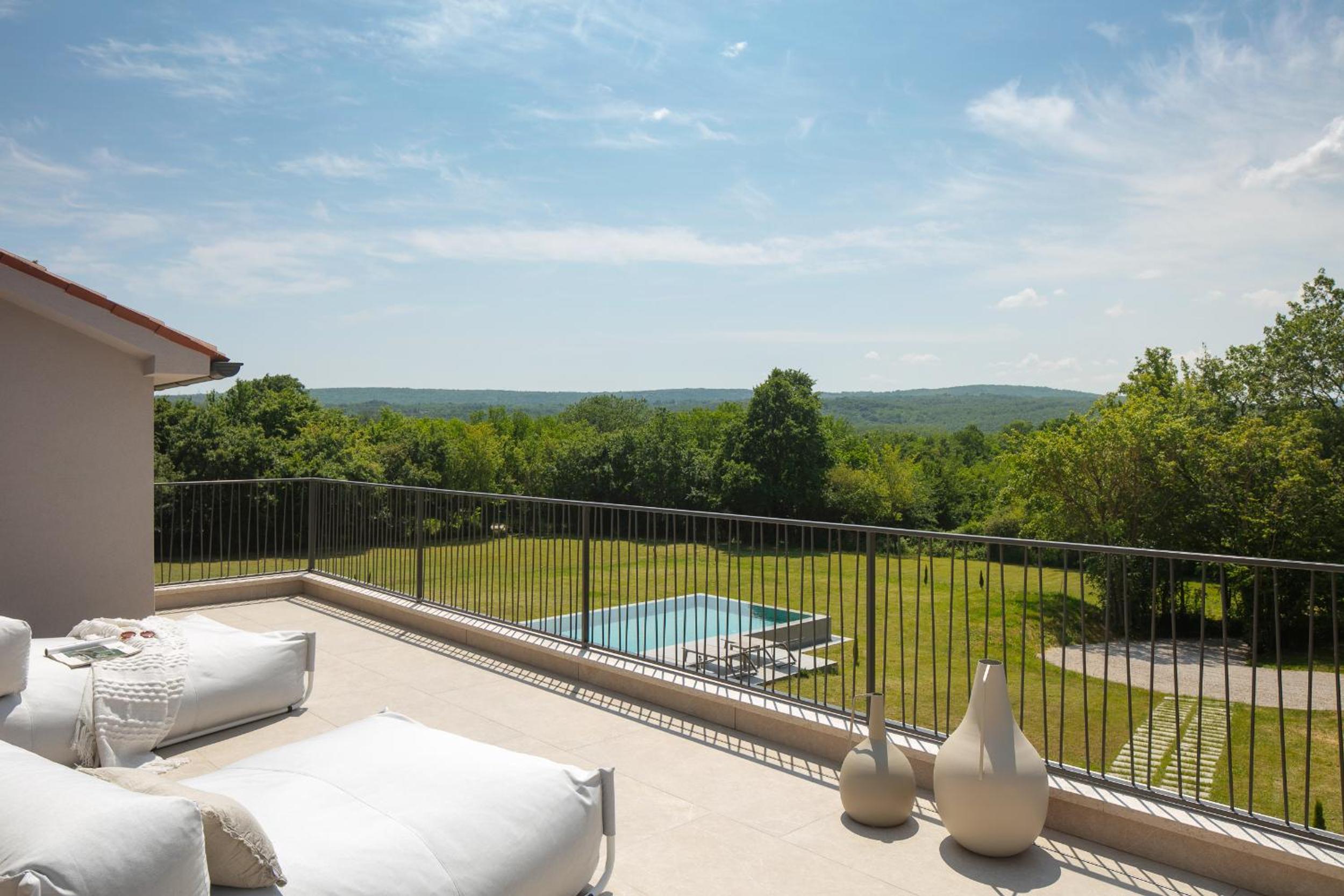 Villa photo 2