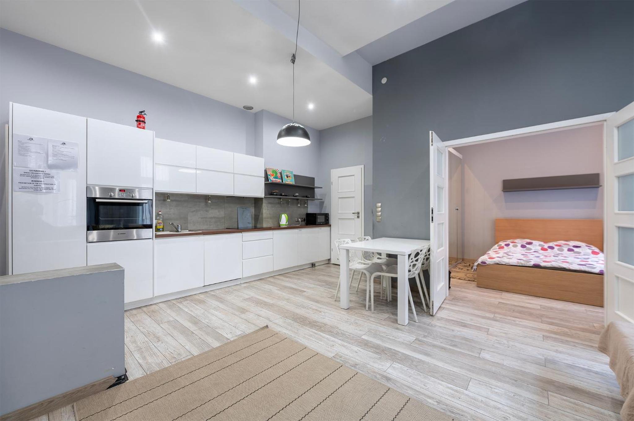 One-Bedroom Apartment - Photo 9