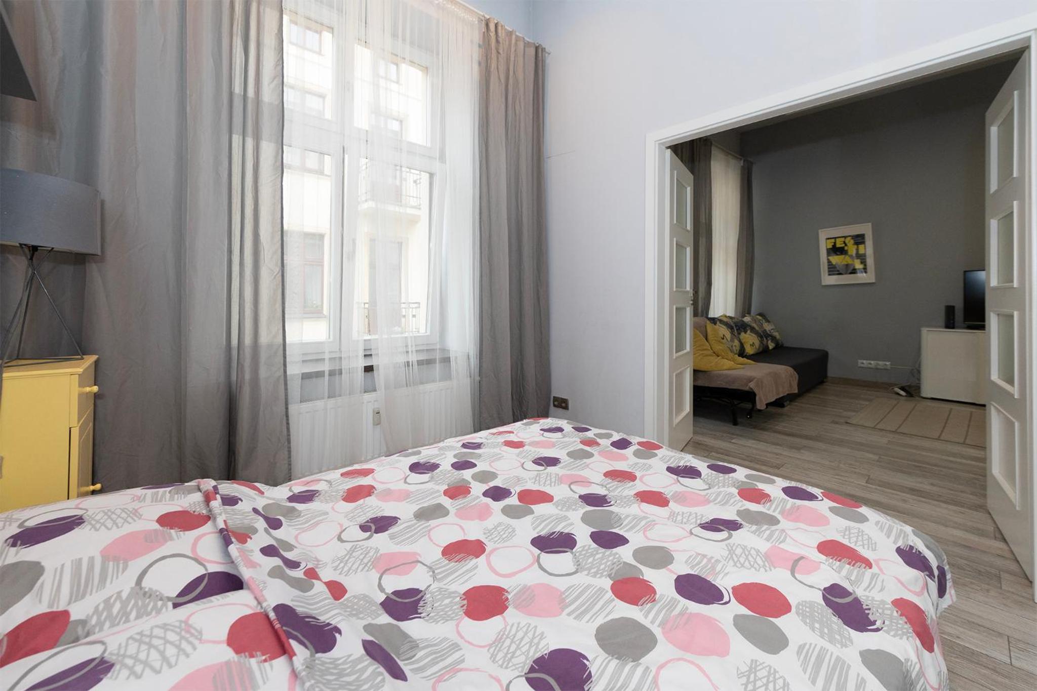 One-Bedroom Apartment - Photo 12