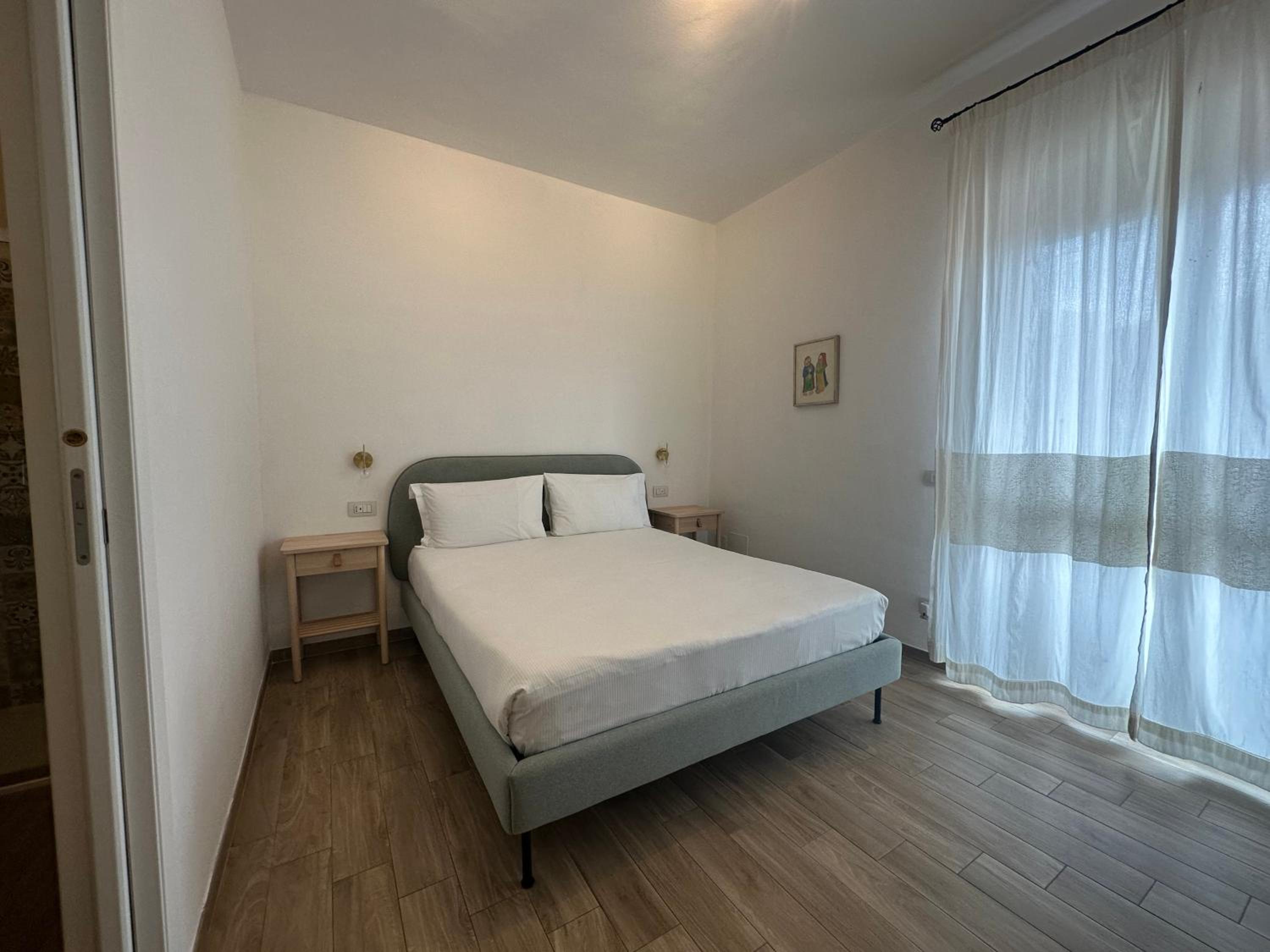 Superior Double Room with Balcony - Photo 3
