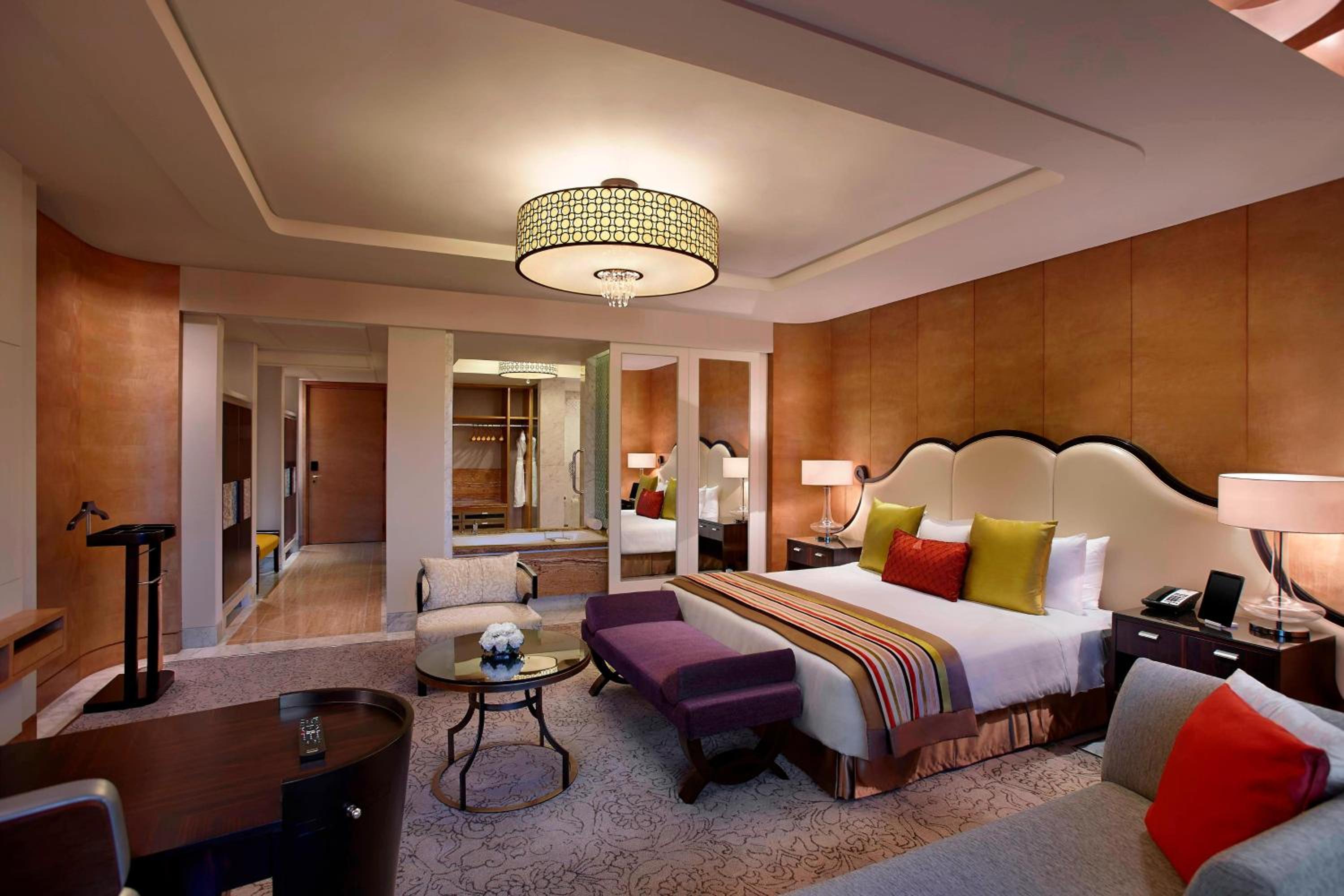 Towers, Larger Guest room, 1 King or 2 Twin/Single Beds - Photo 1