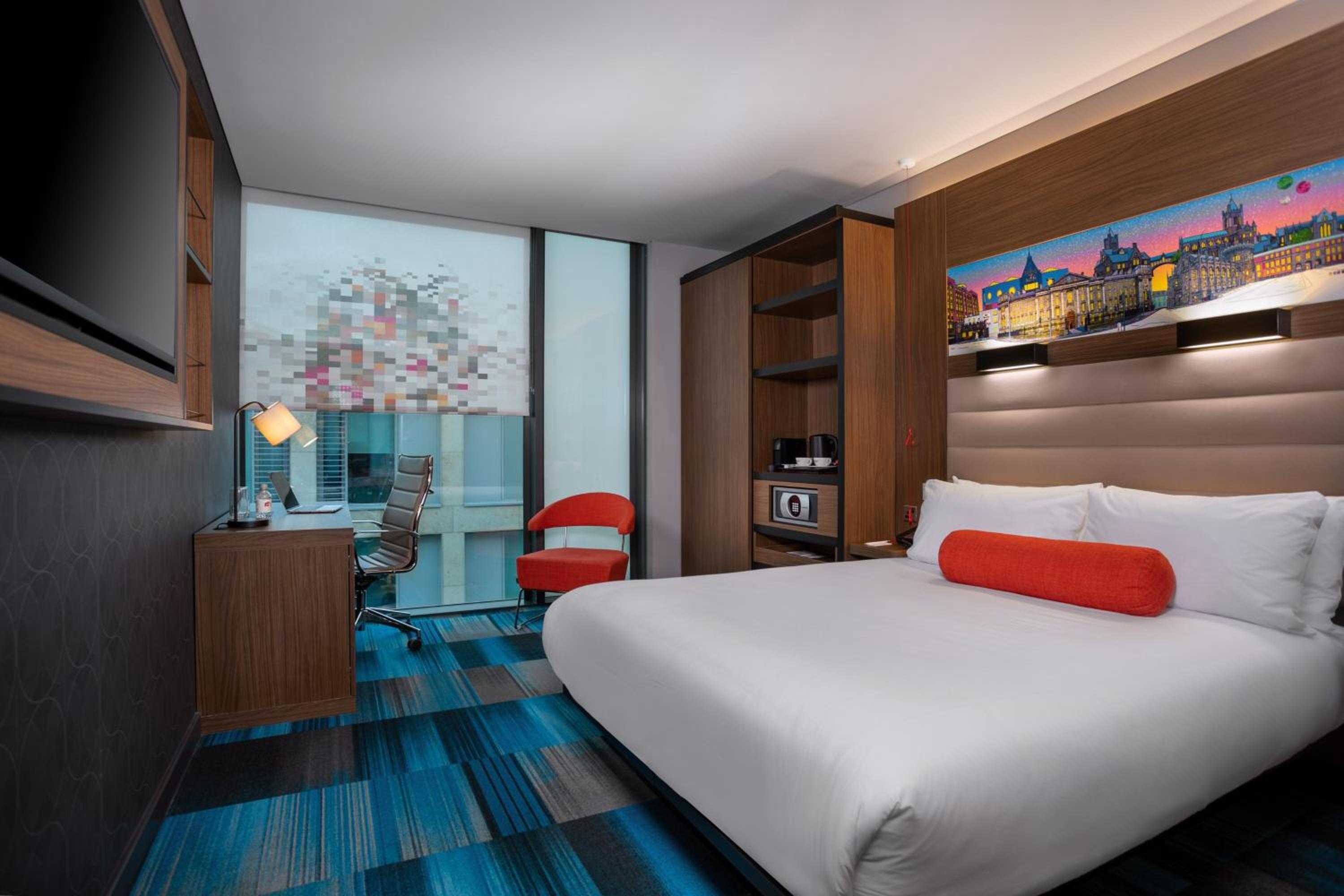 Aloft Queen Room - Accessible
