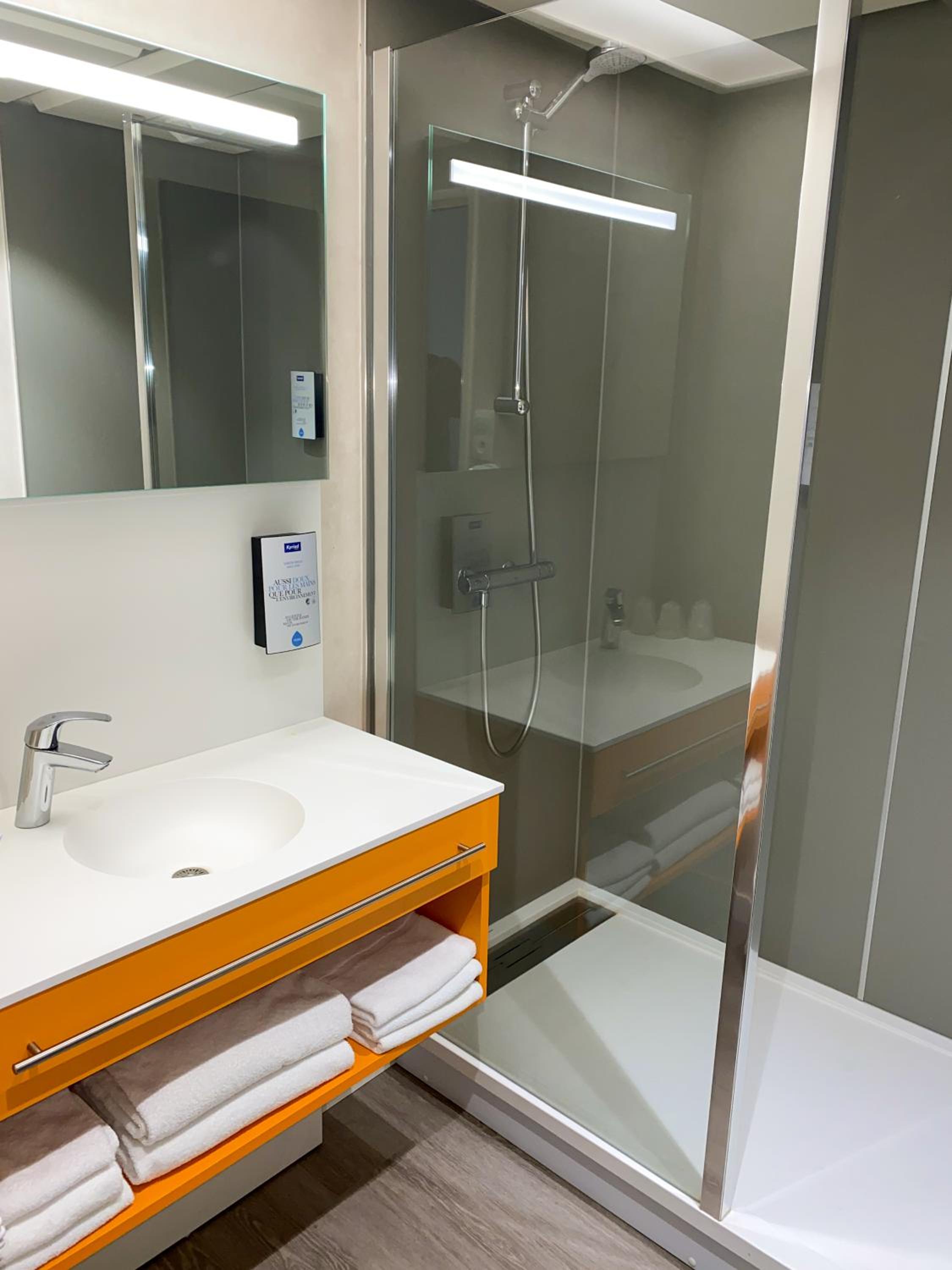 Superior Triple Room with 3 Single Beds - Photo 5