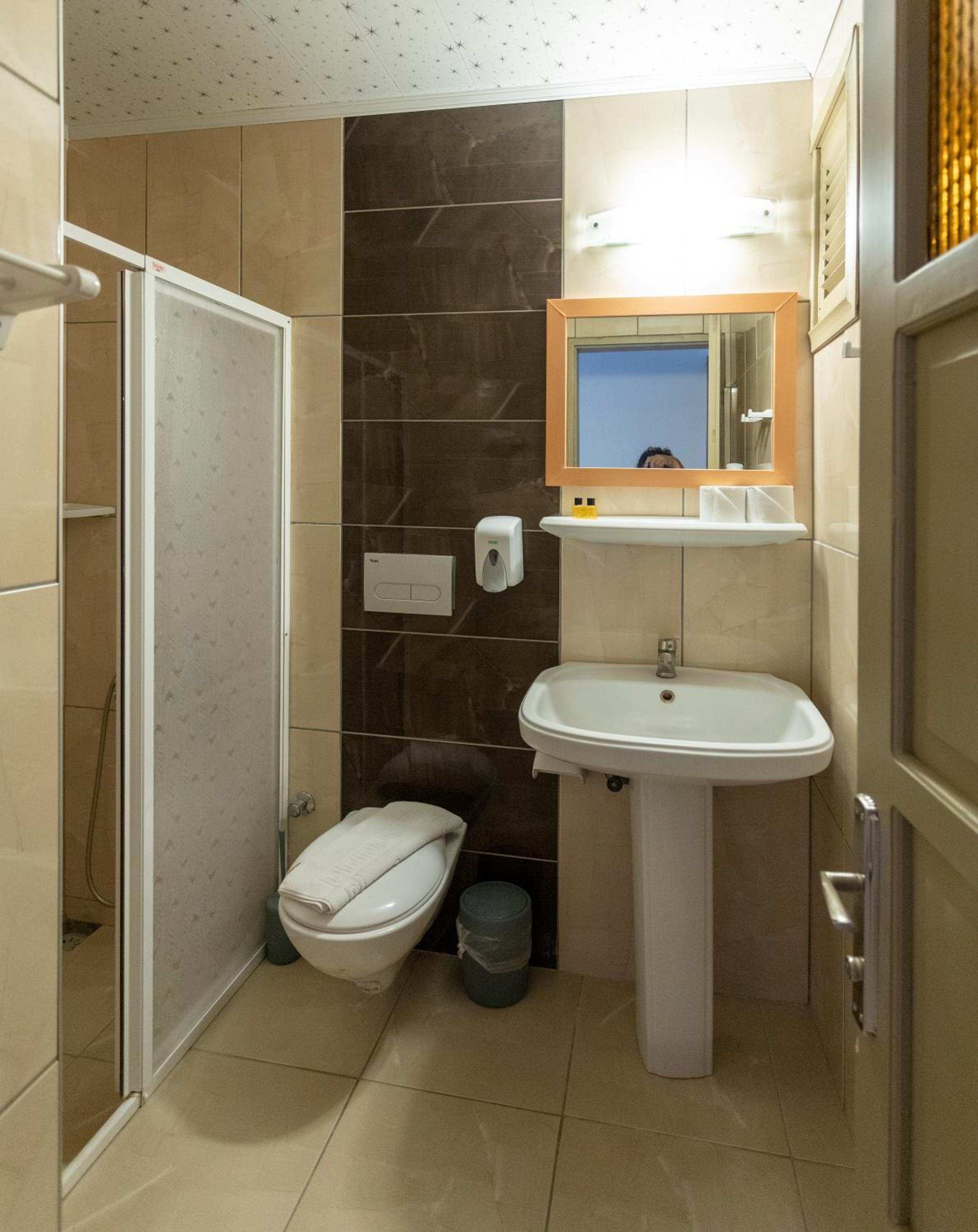 Budget Double Room photo 2