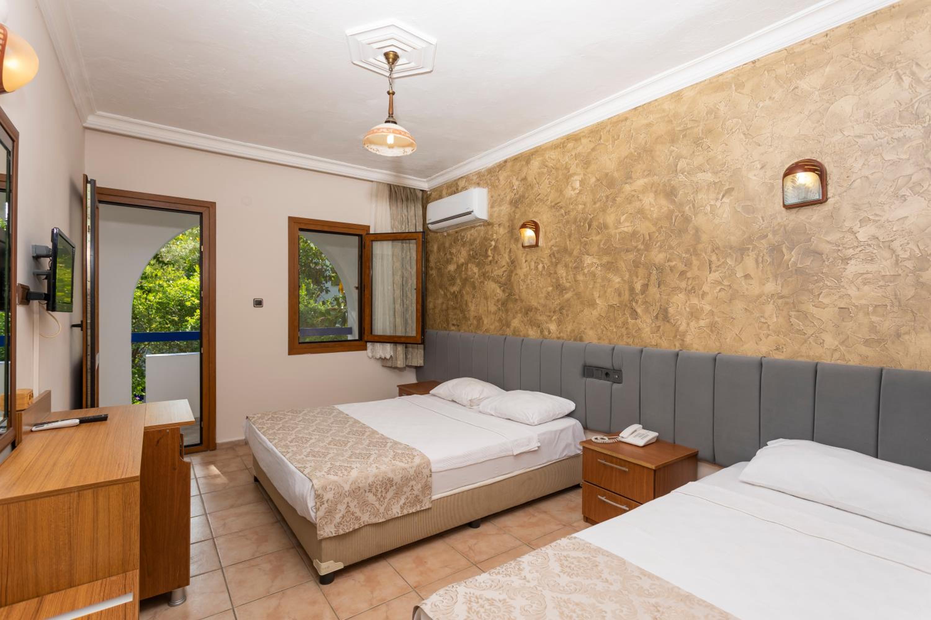Standard Triple Room photo 3