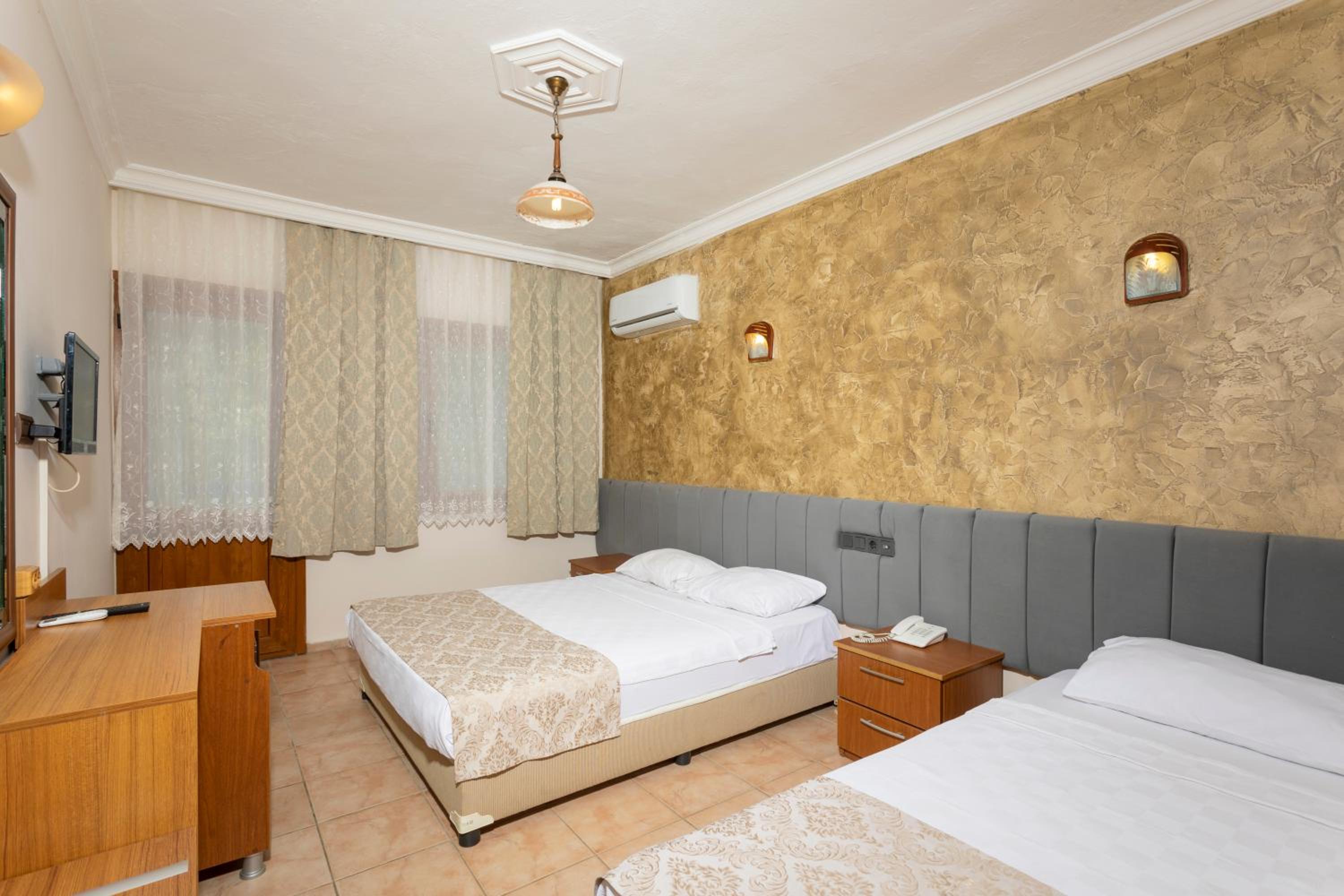 Standard Triple Room photo 2